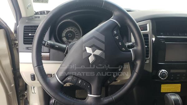 Photo 10 VIN: JE4MR62N2HJ704523 - MITSUBISHI PAJERO 