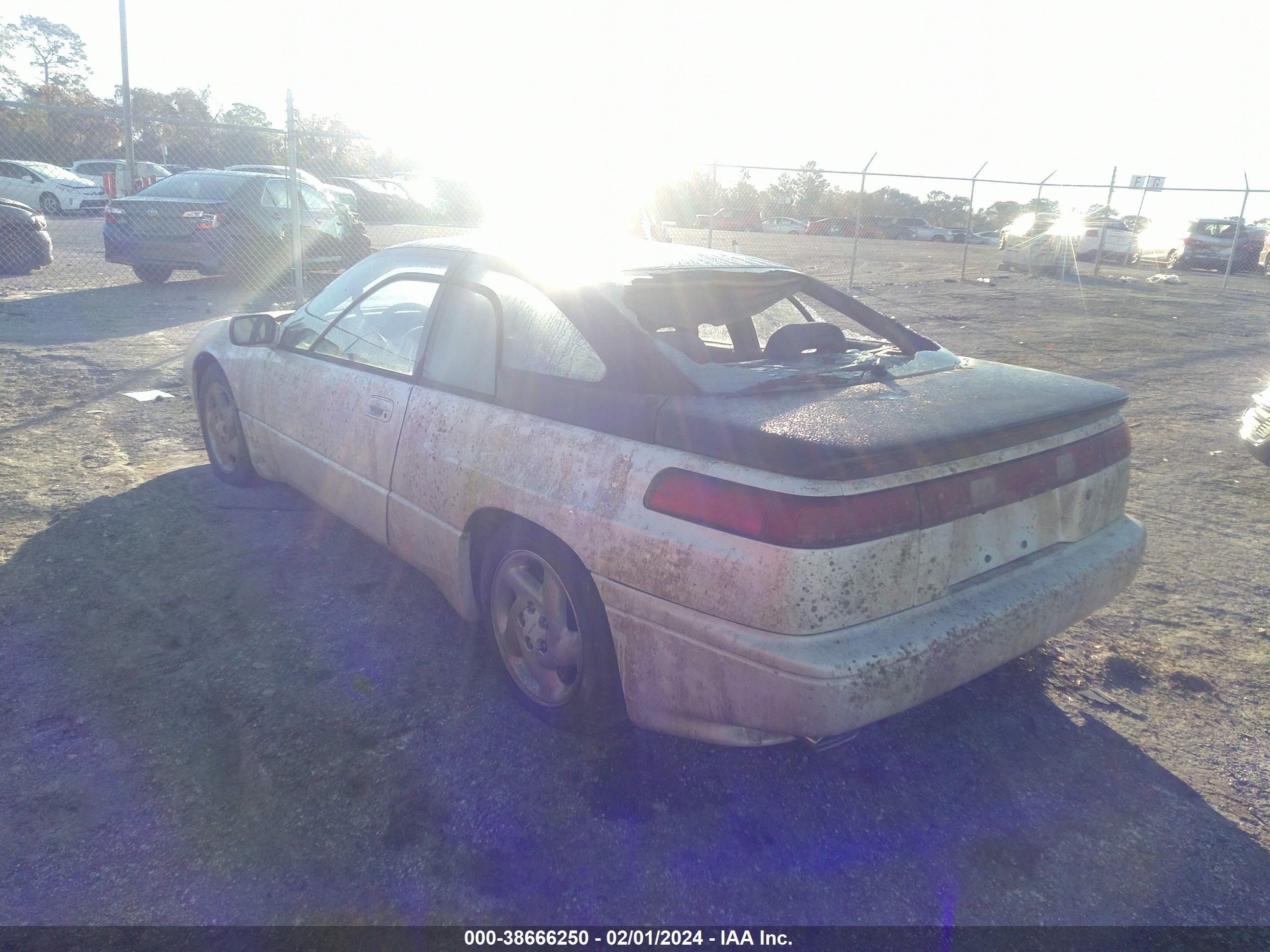 Photo 2 VIN: JF1CX3434NH104147 - SUBARU SVX 