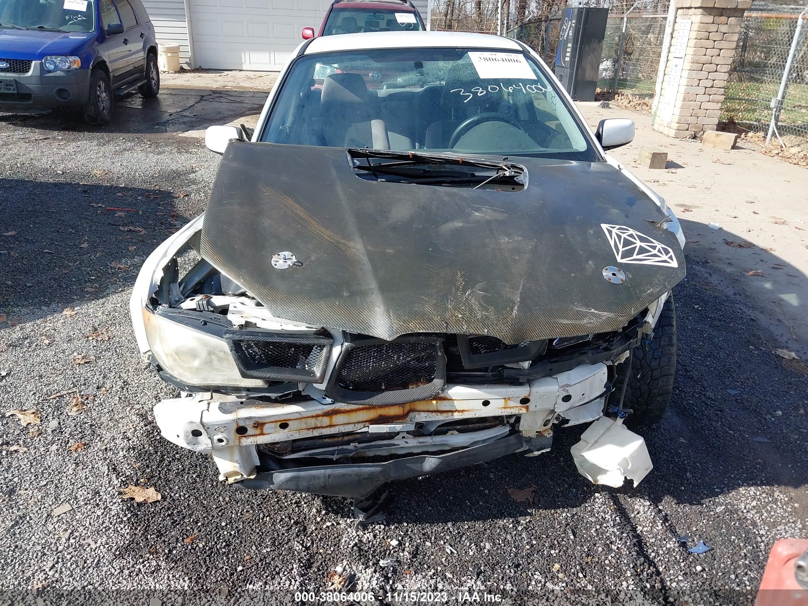 Photo 5 VIN: JF1GD67646H523909 - SUBARU IMPREZA 