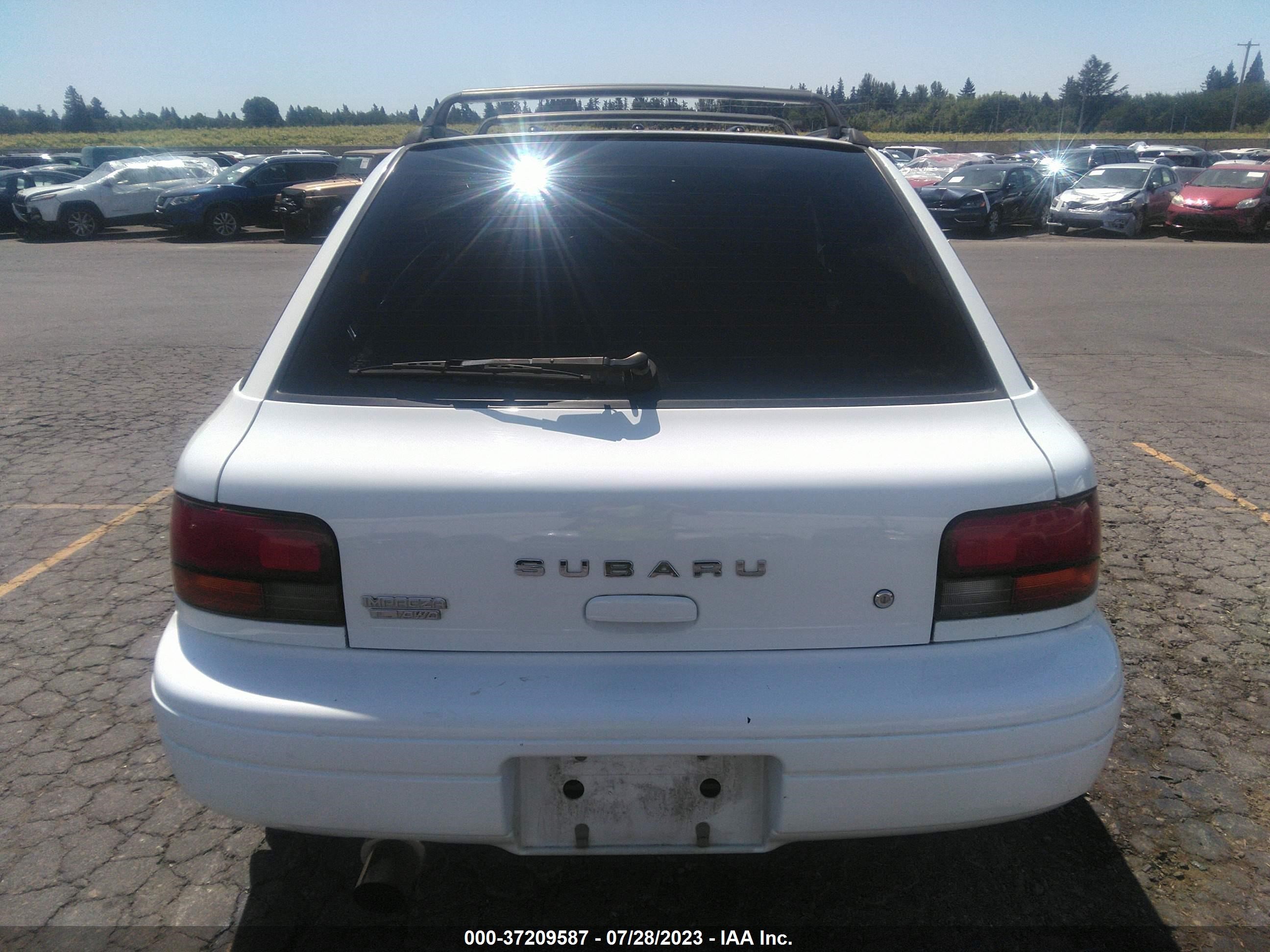 Photo 15 VIN: JF1GF435XXH815030 - SUBARU IMPREZA 