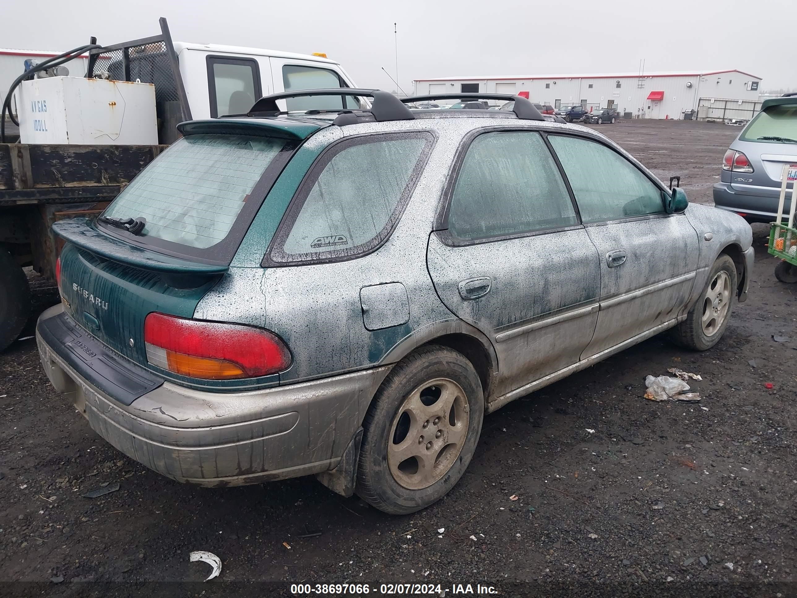 Photo 3 VIN: JF1GF48531H804323 - SUBARU IMPREZA 