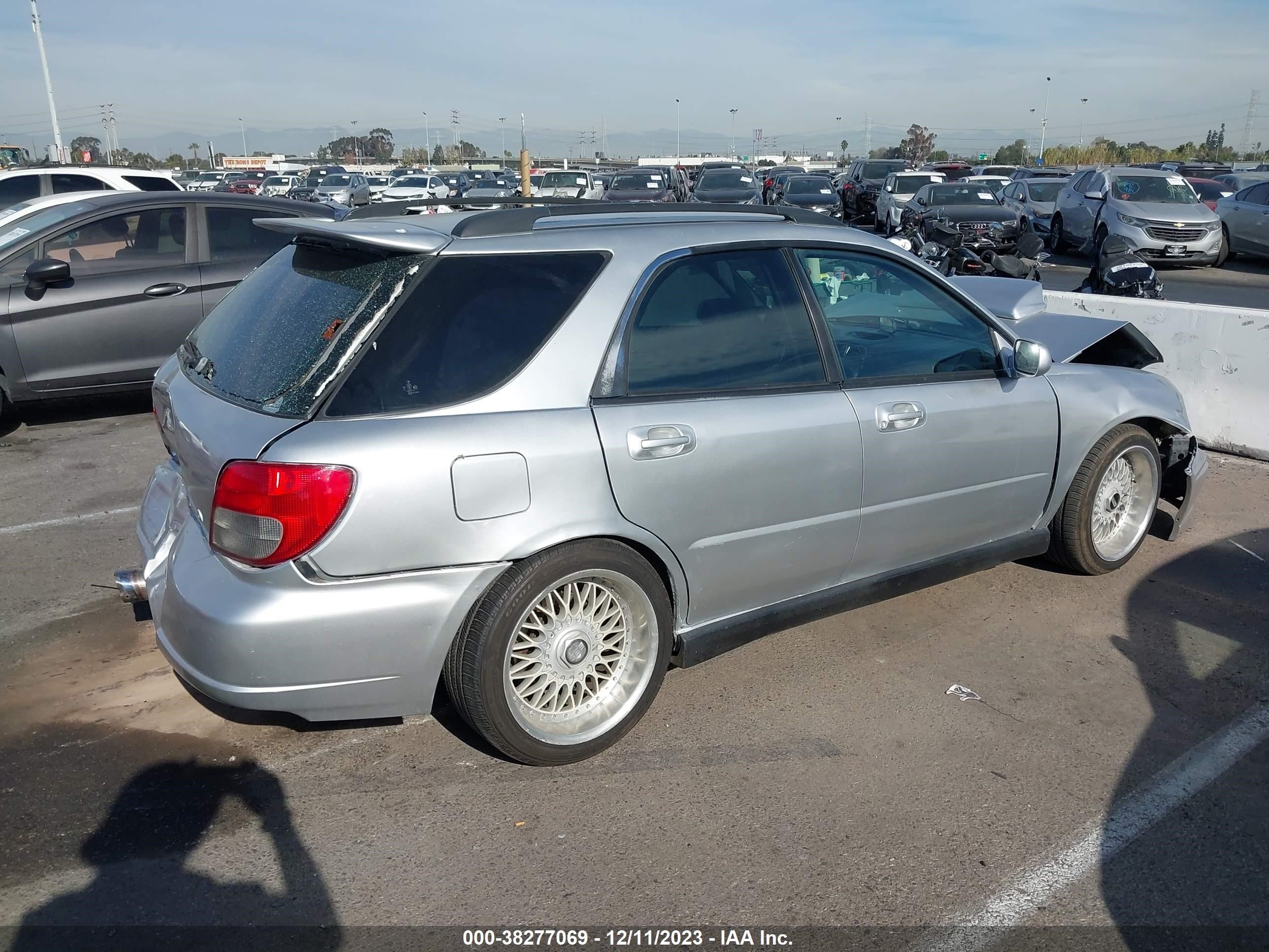 Photo 3 VIN: JF1GG29602G813982 - SUBARU IMPREZA 