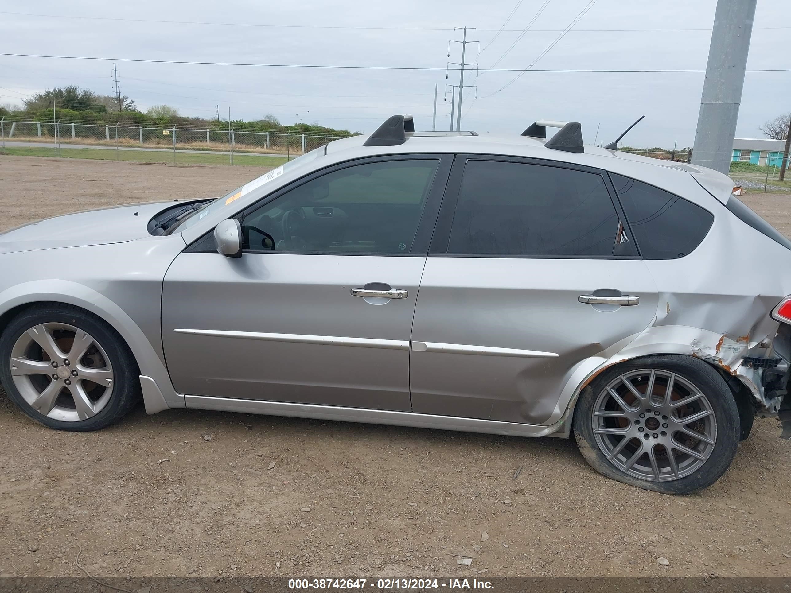 Photo 13 VIN: JF1GH63649H802047 - SUBARU IMPREZA 