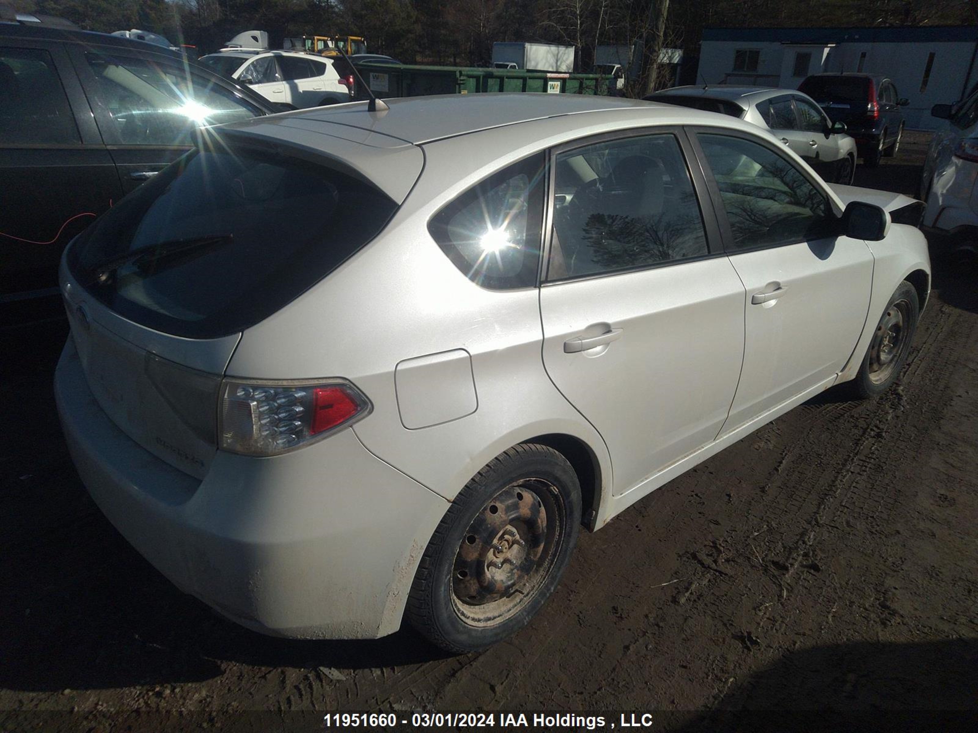 Photo 3 VIN: JF1GH6A67BH802438 - SUBARU IMPREZA 