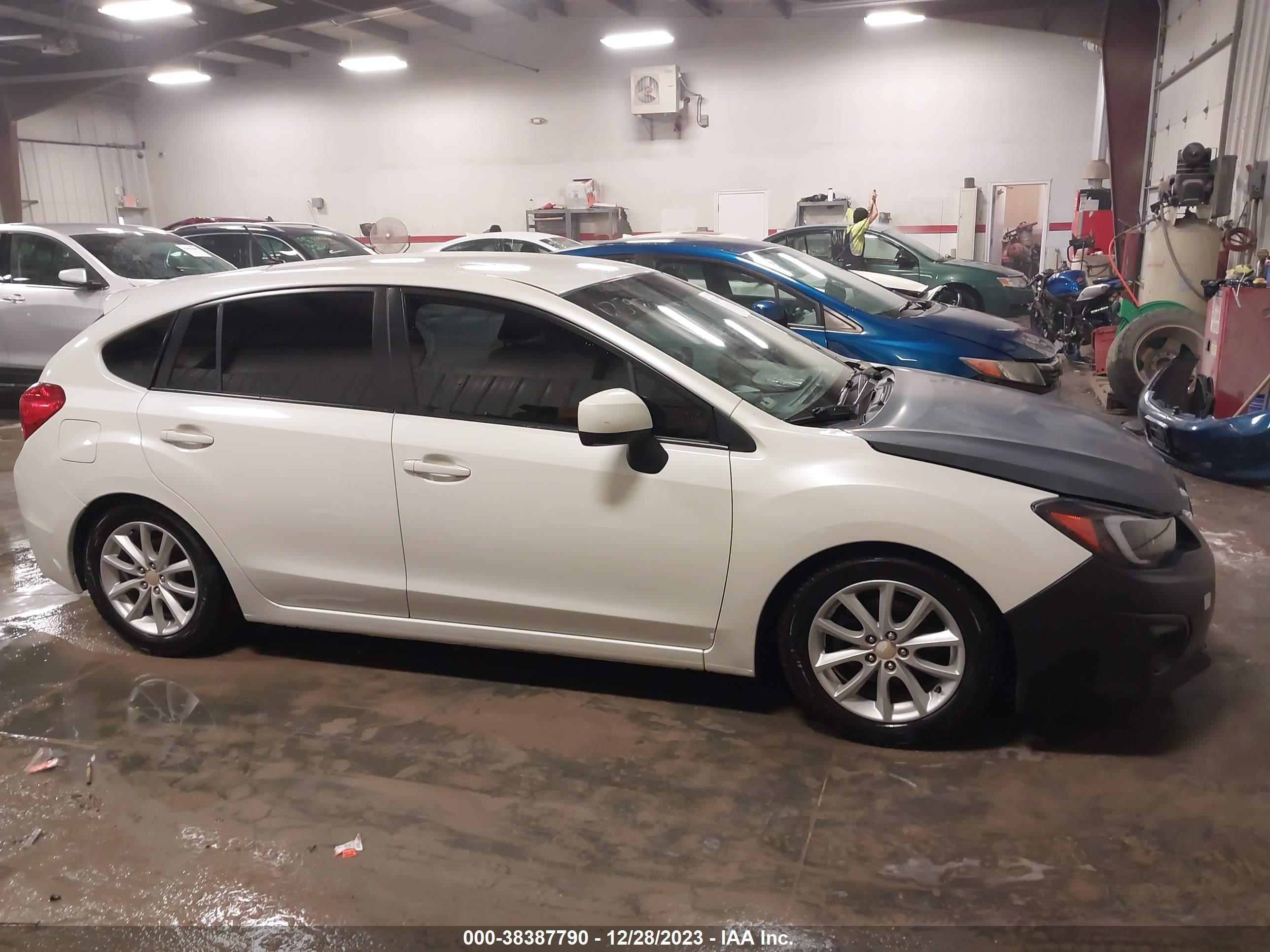 Photo 12 VIN: JF1GPAC63E9329140 - SUBARU IMPREZA 