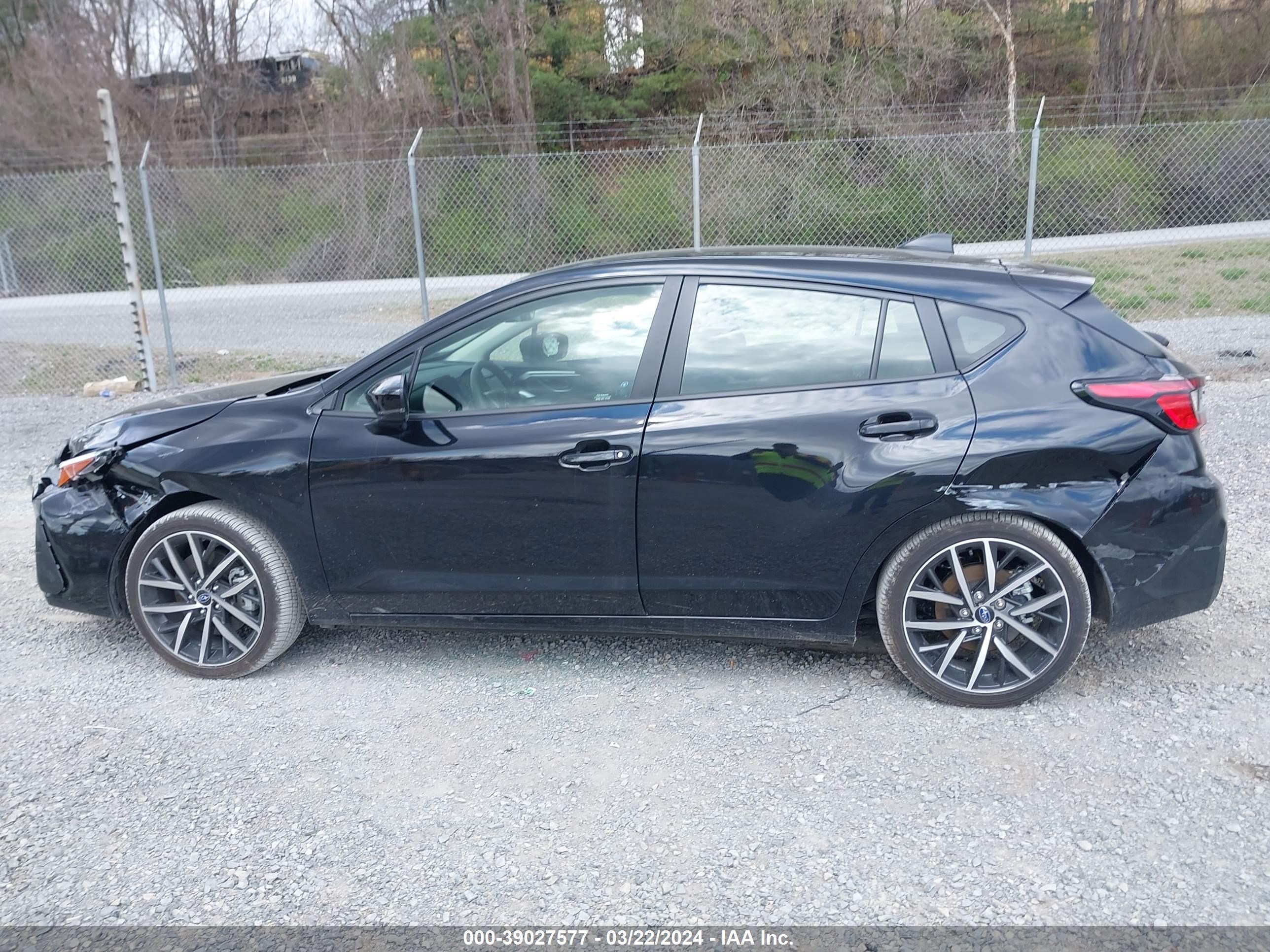 Photo 13 VIN: JF1GUAFC6R8318333 - SUBARU IMPREZA 