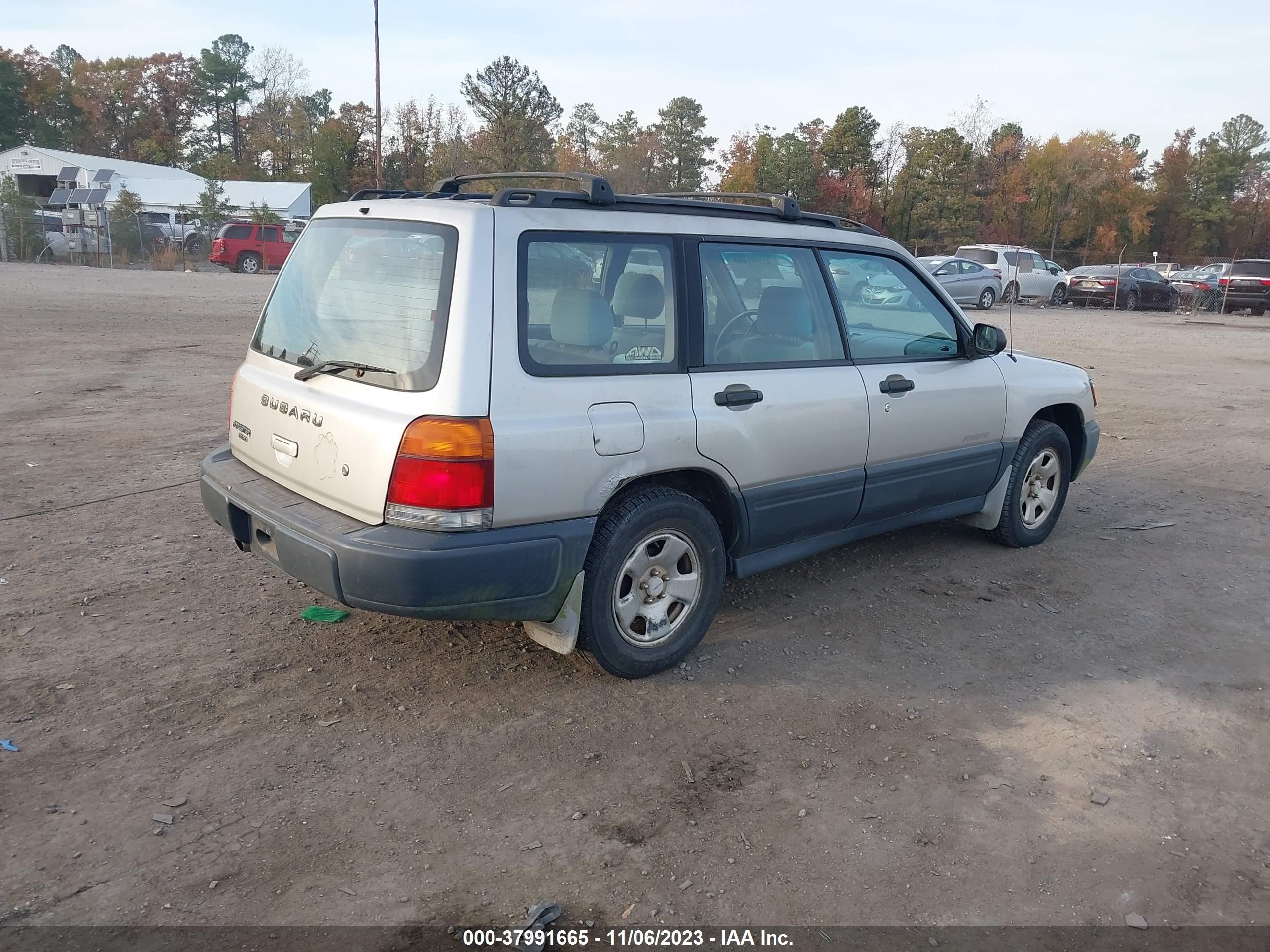 Photo 3 VIN: JF1SF6352XH742726 - SUBARU FORESTER 