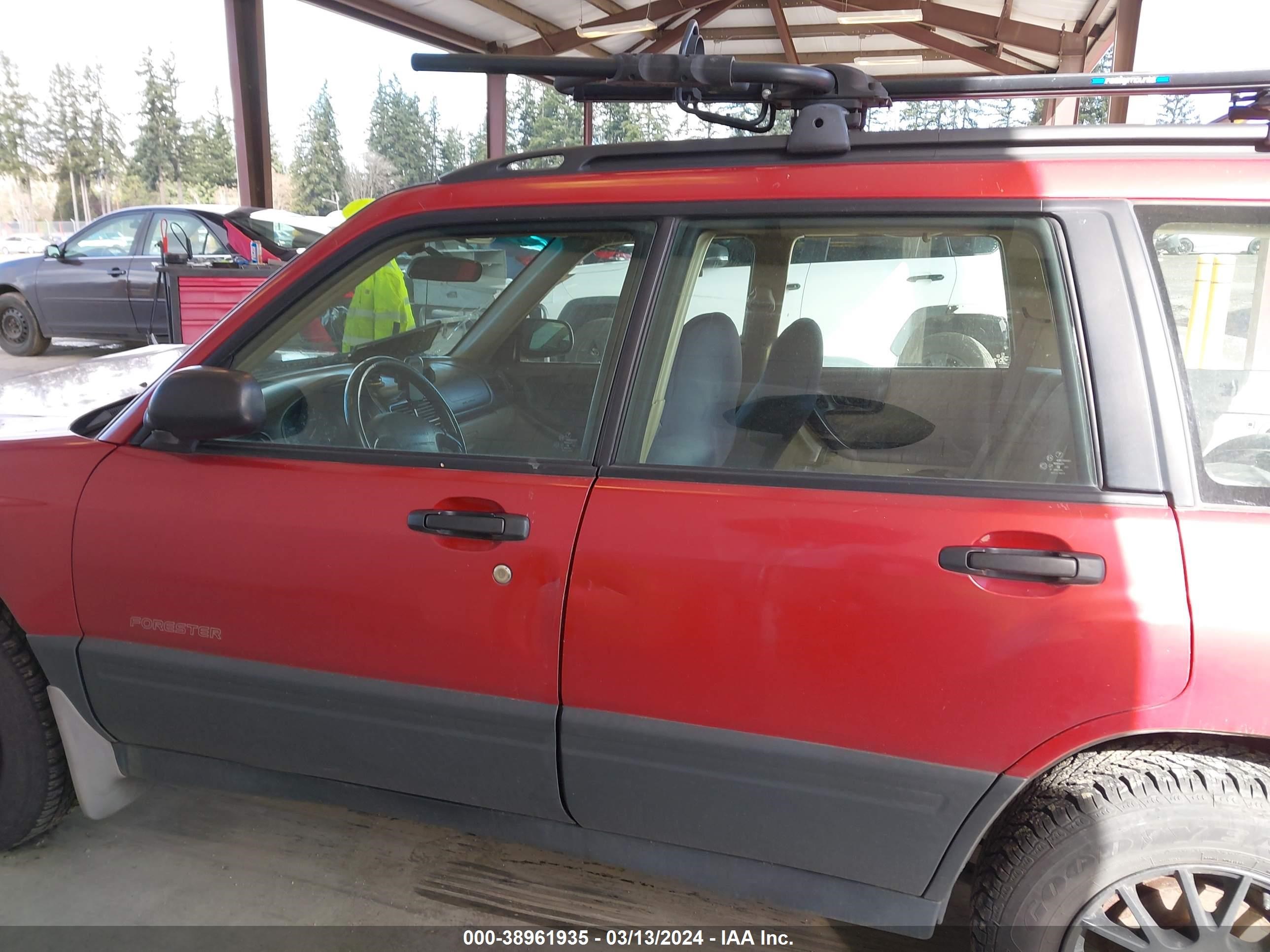 Photo 13 VIN: JF1SF6356YG730683 - SUBARU FORESTER 