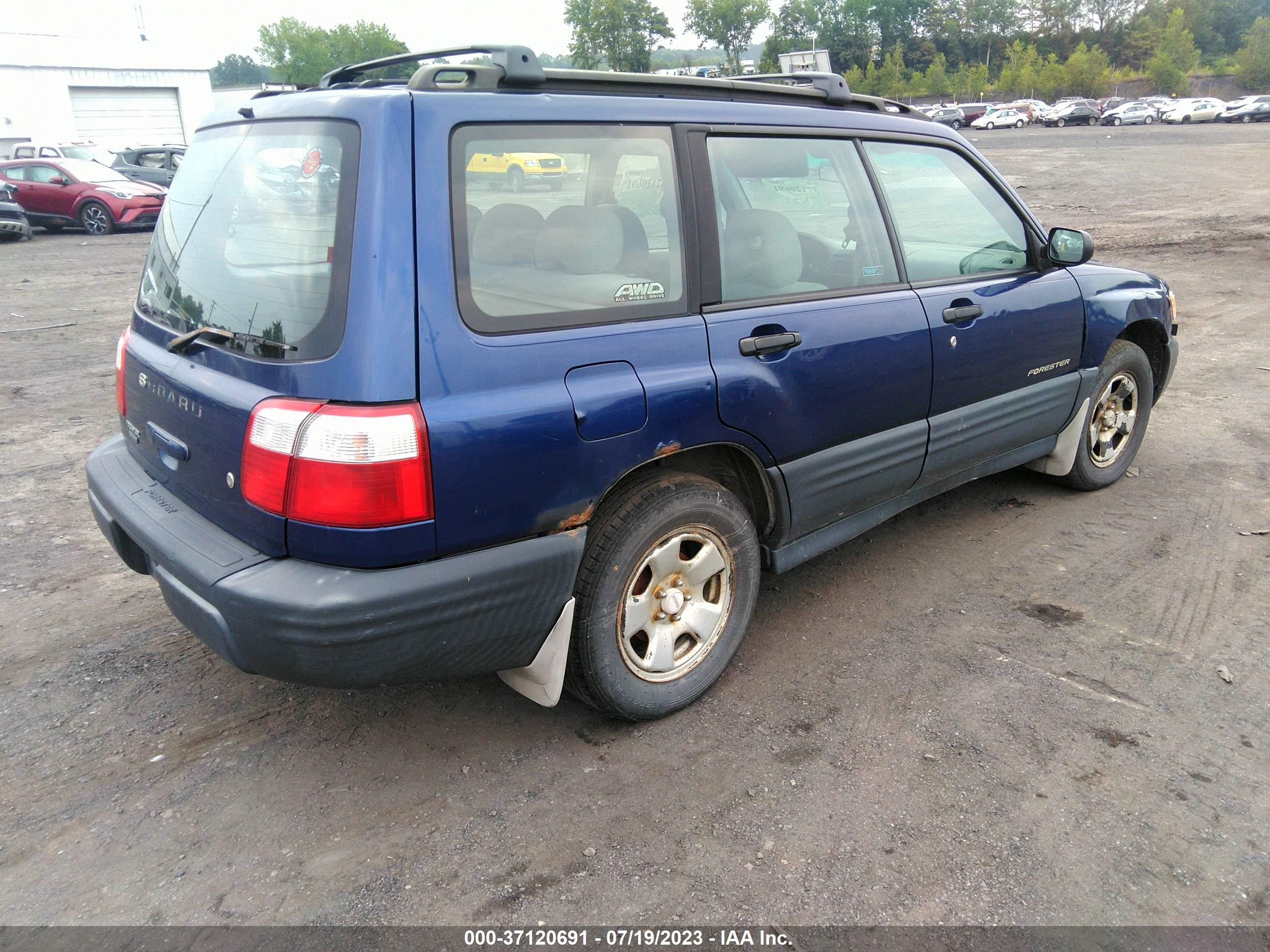 Photo 3 VIN: JF1SF63581H746125 - SUBARU FORESTER 