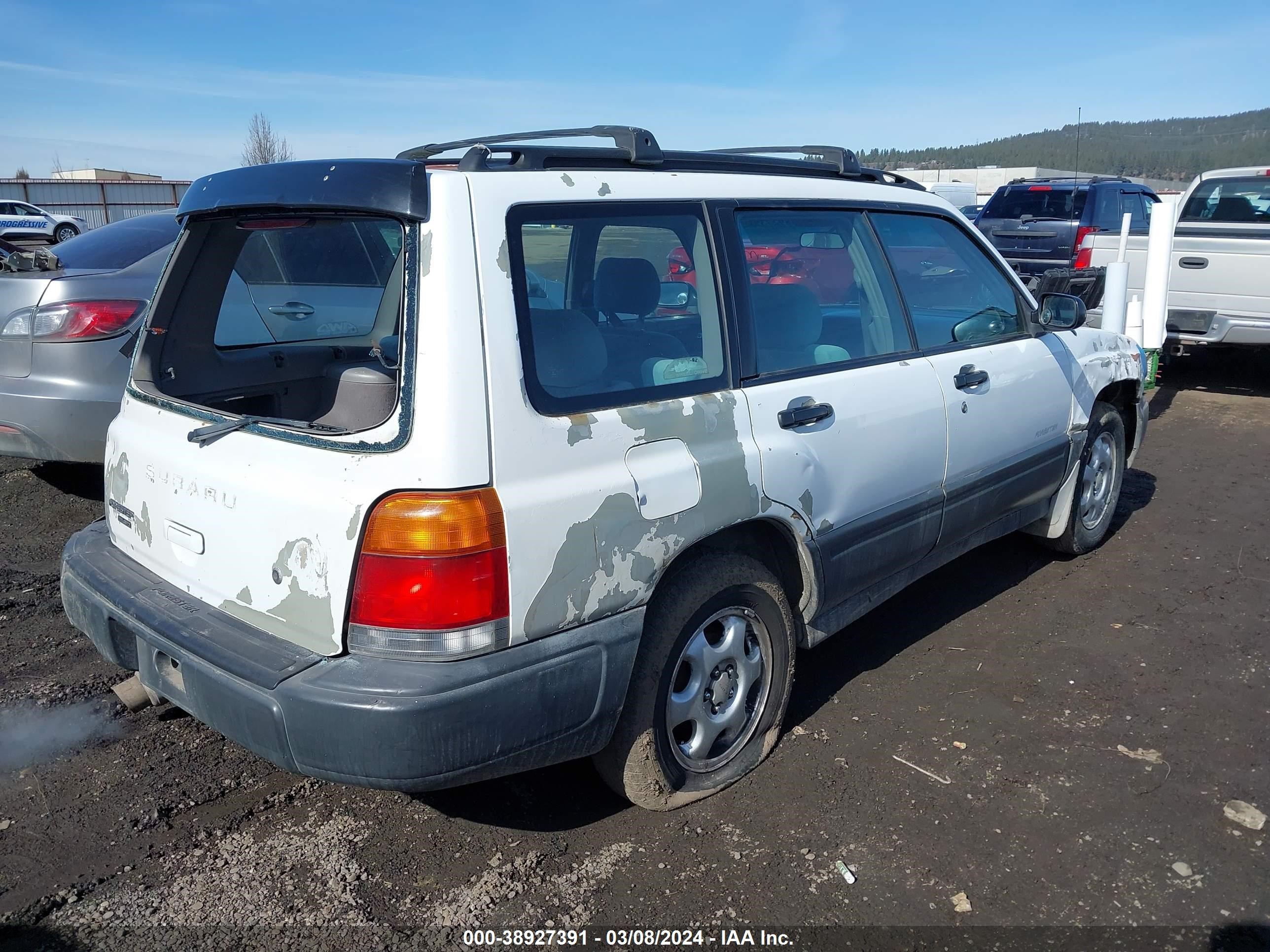 Photo 3 VIN: JF1SF635XXH724197 - SUBARU FORESTER 