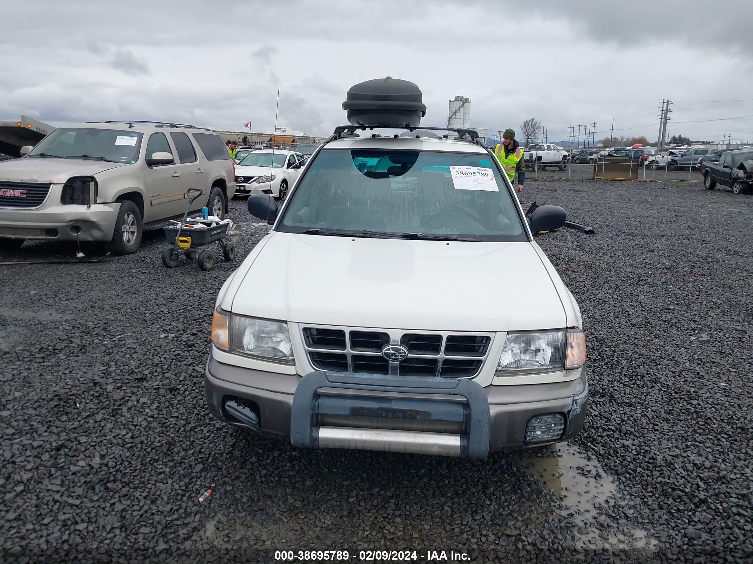 Photo 11 VIN: JF1SF6556WH753773 - SUBARU FORESTER 