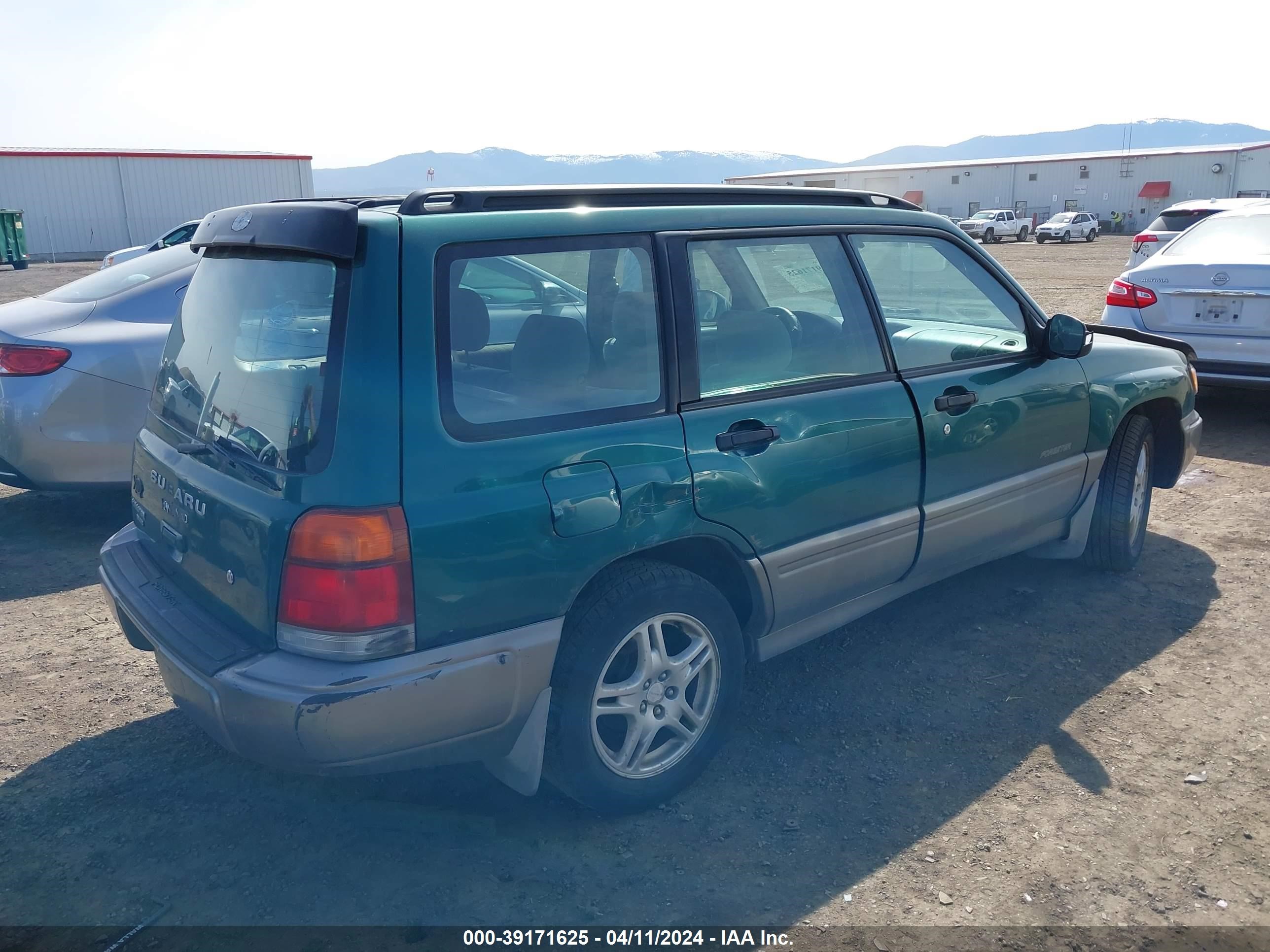 Photo 3 VIN: JF1SF6557XH732500 - SUBARU FORESTER 