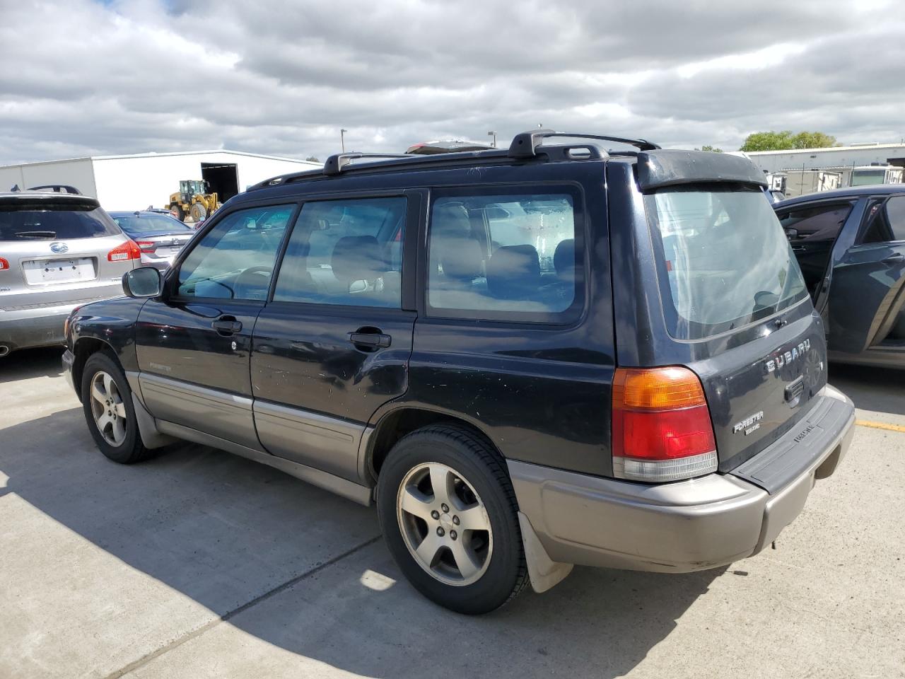 Photo 1 VIN: JF1SF655XWH755185 - SUBARU FORESTER 