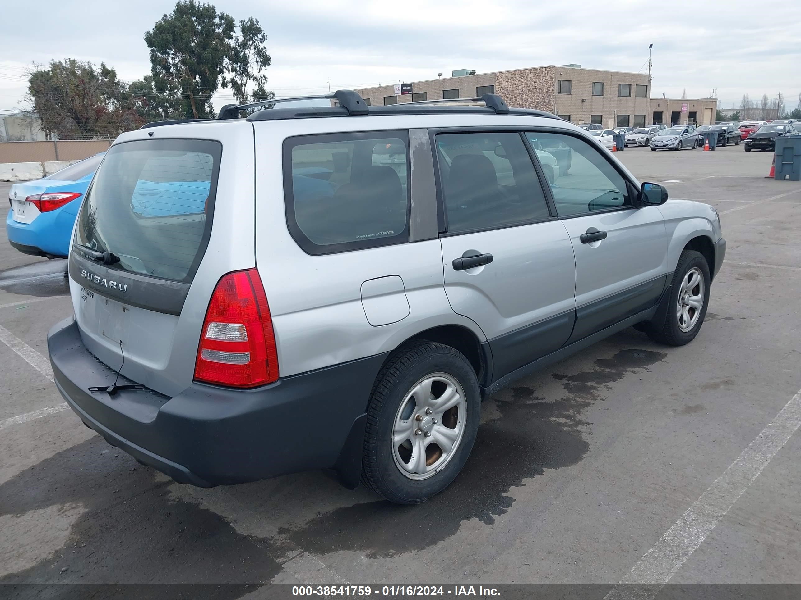 Photo 3 VIN: JF1SG636X5H728320 - SUBARU FORESTER 