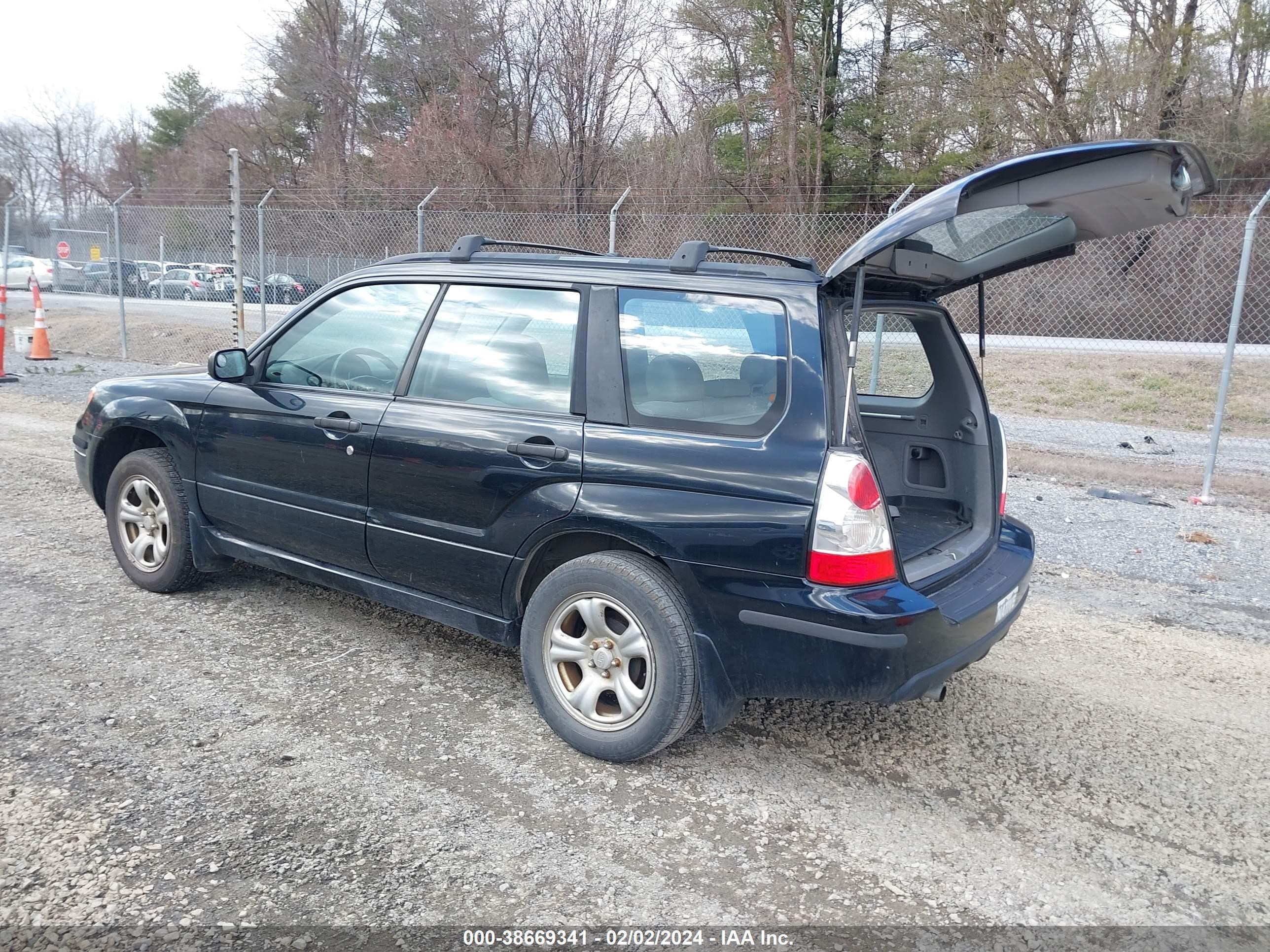 Photo 2 VIN: JF1SG636X7G728472 - SUBARU FORESTER 