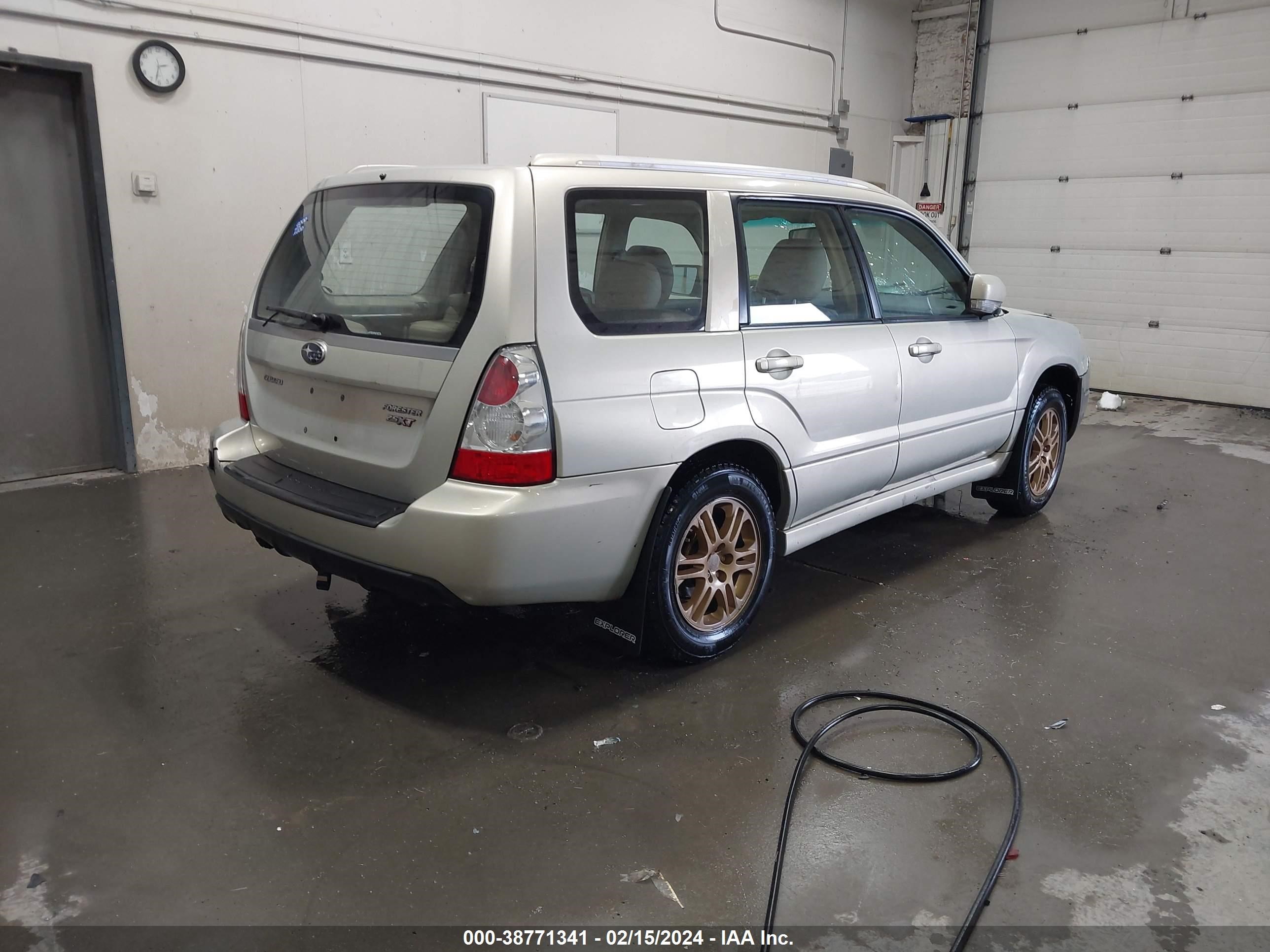 Photo 3 VIN: JF1SG69666H755779 - SUBARU FORESTER 