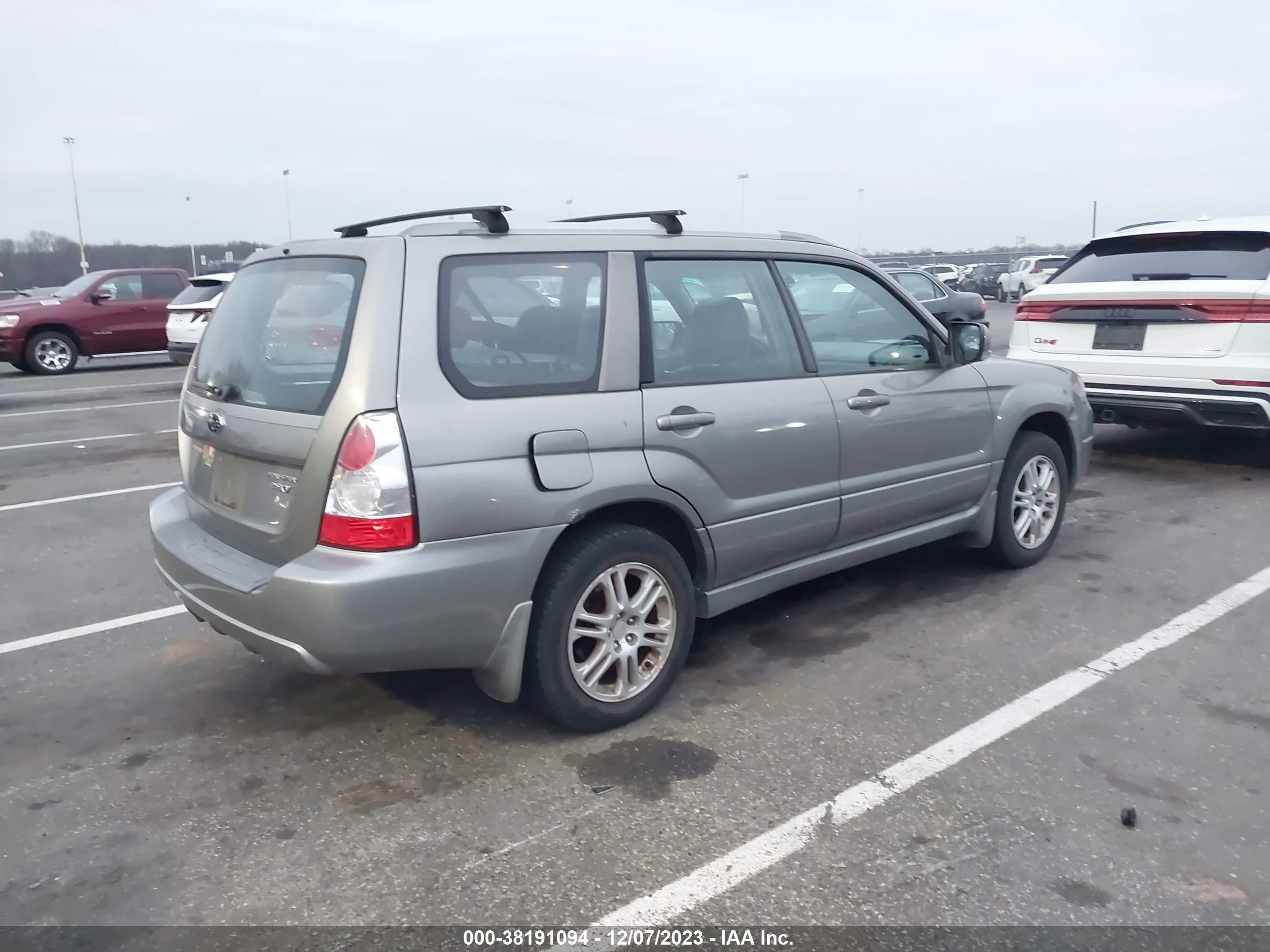 Photo 3 VIN: JF1SG69676H706266 - SUBARU FORESTER 