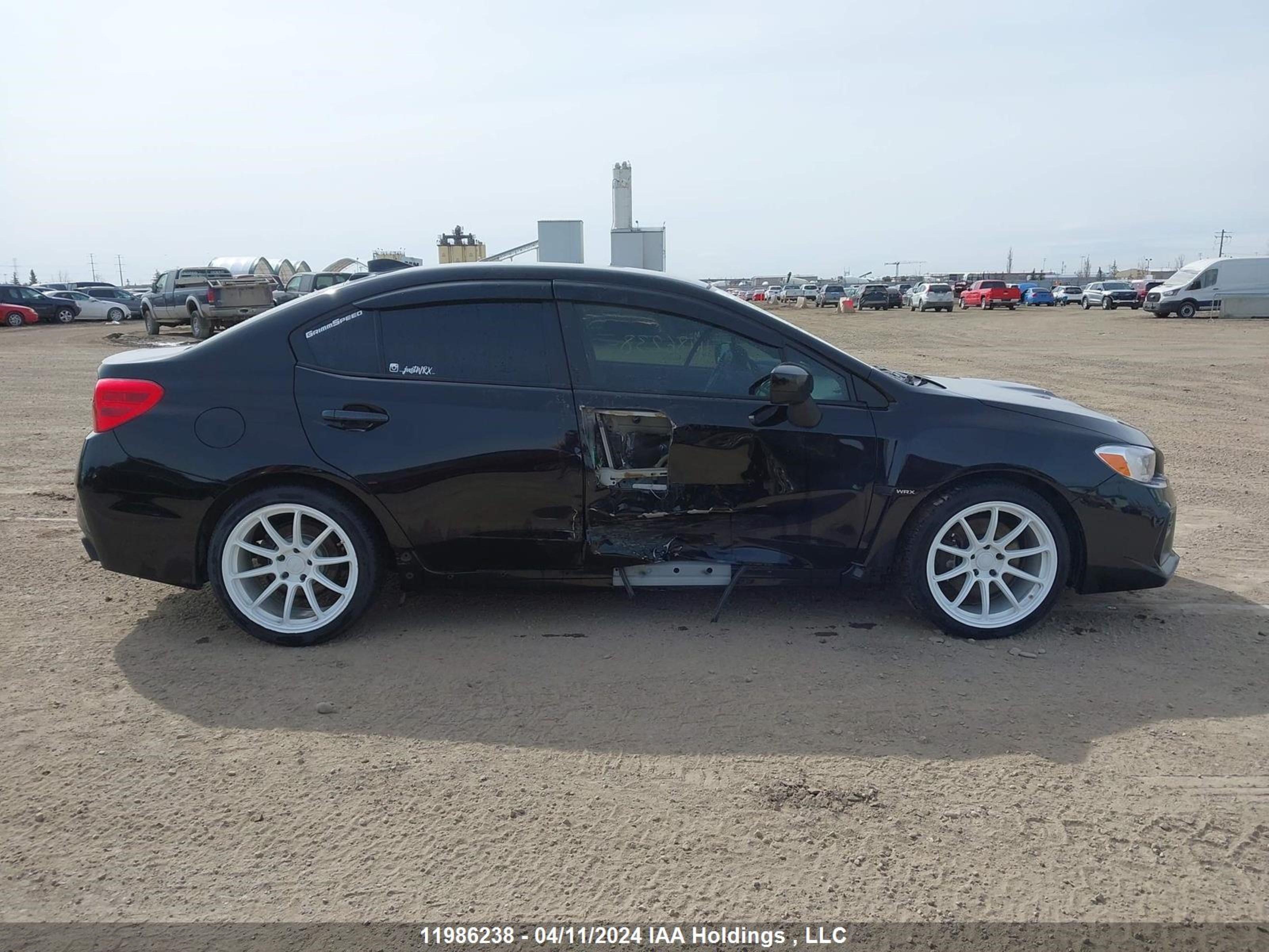 Photo 13 VIN: JF1VA1A68J9800463 - SUBARU WRX 