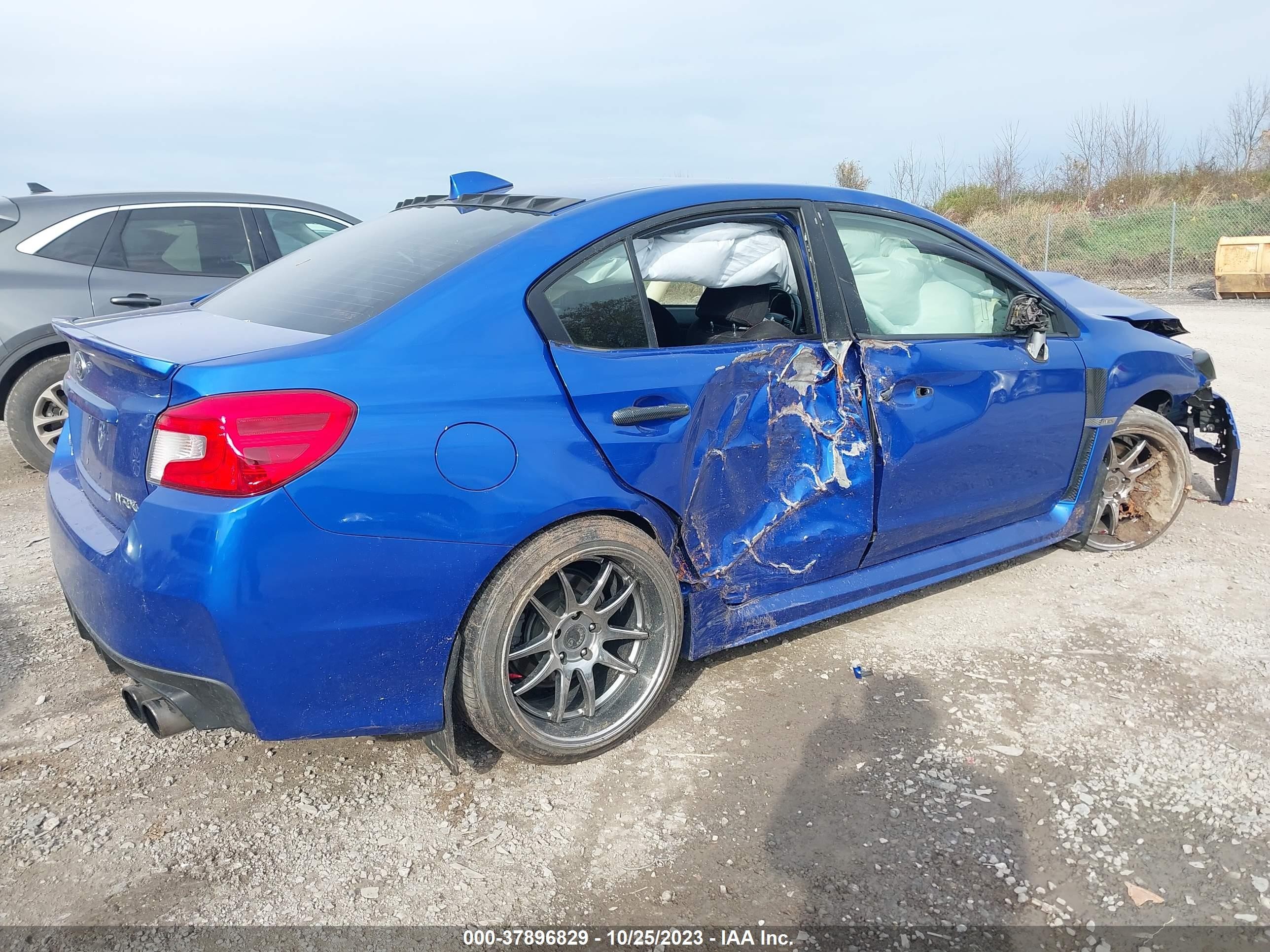 Photo 3 VIN: JF1VA1E64H8835480 - SUBARU WRX 