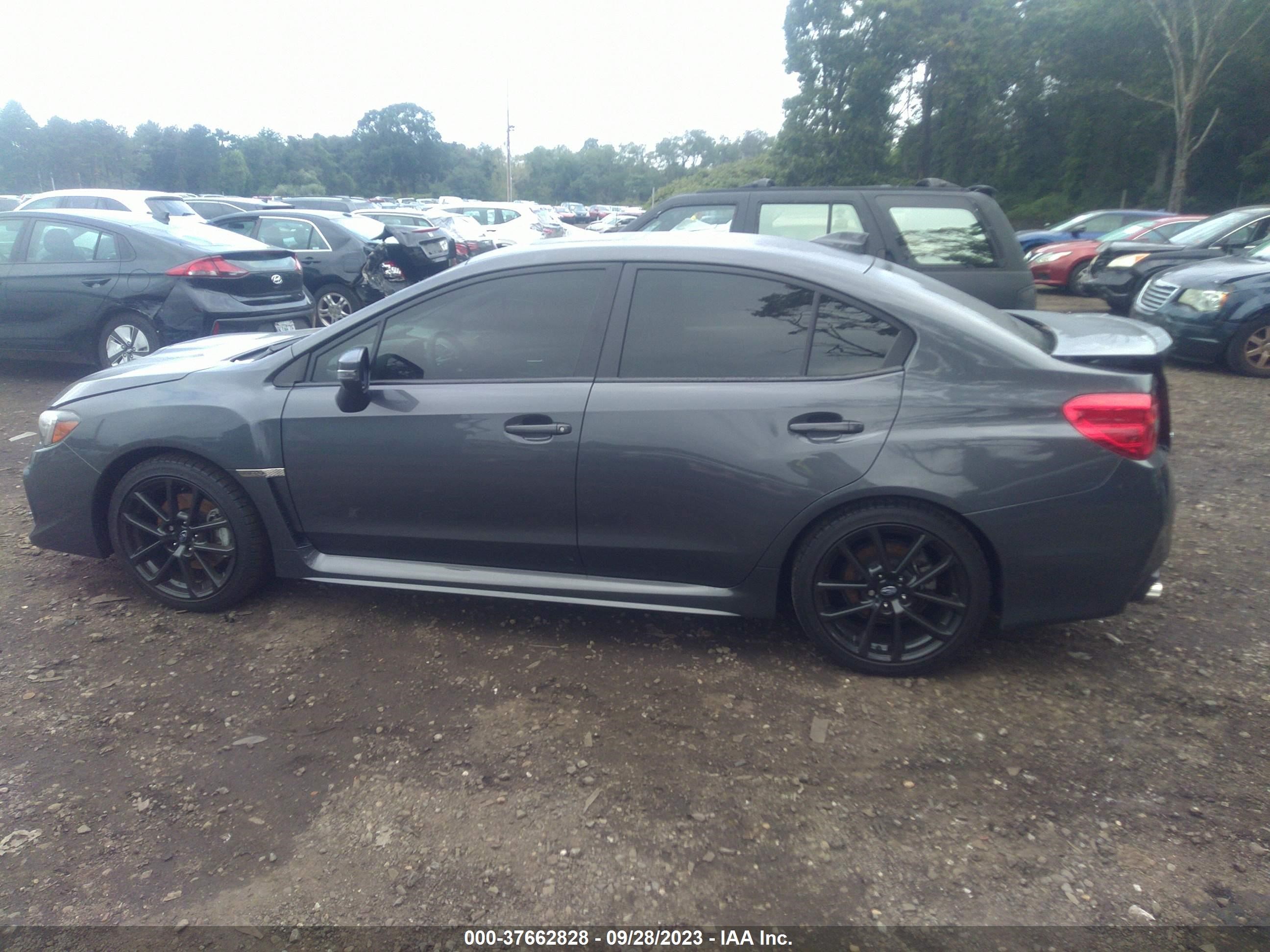 Photo 13 VIN: JF1VA1J63M9800679 - SUBARU WRX 