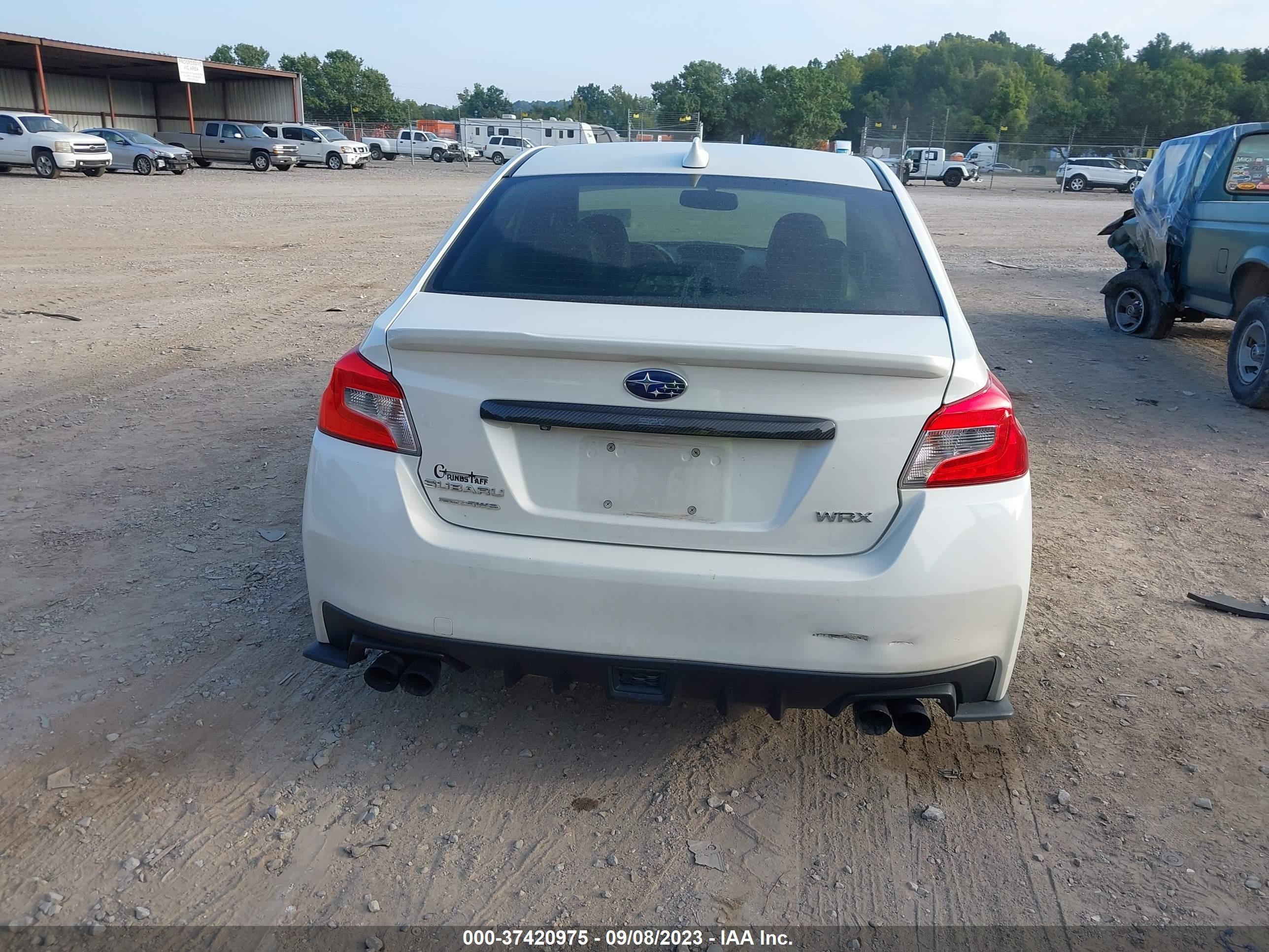 Photo 16 VIN: JF1VA1J67F8826596 - SUBARU WRX 