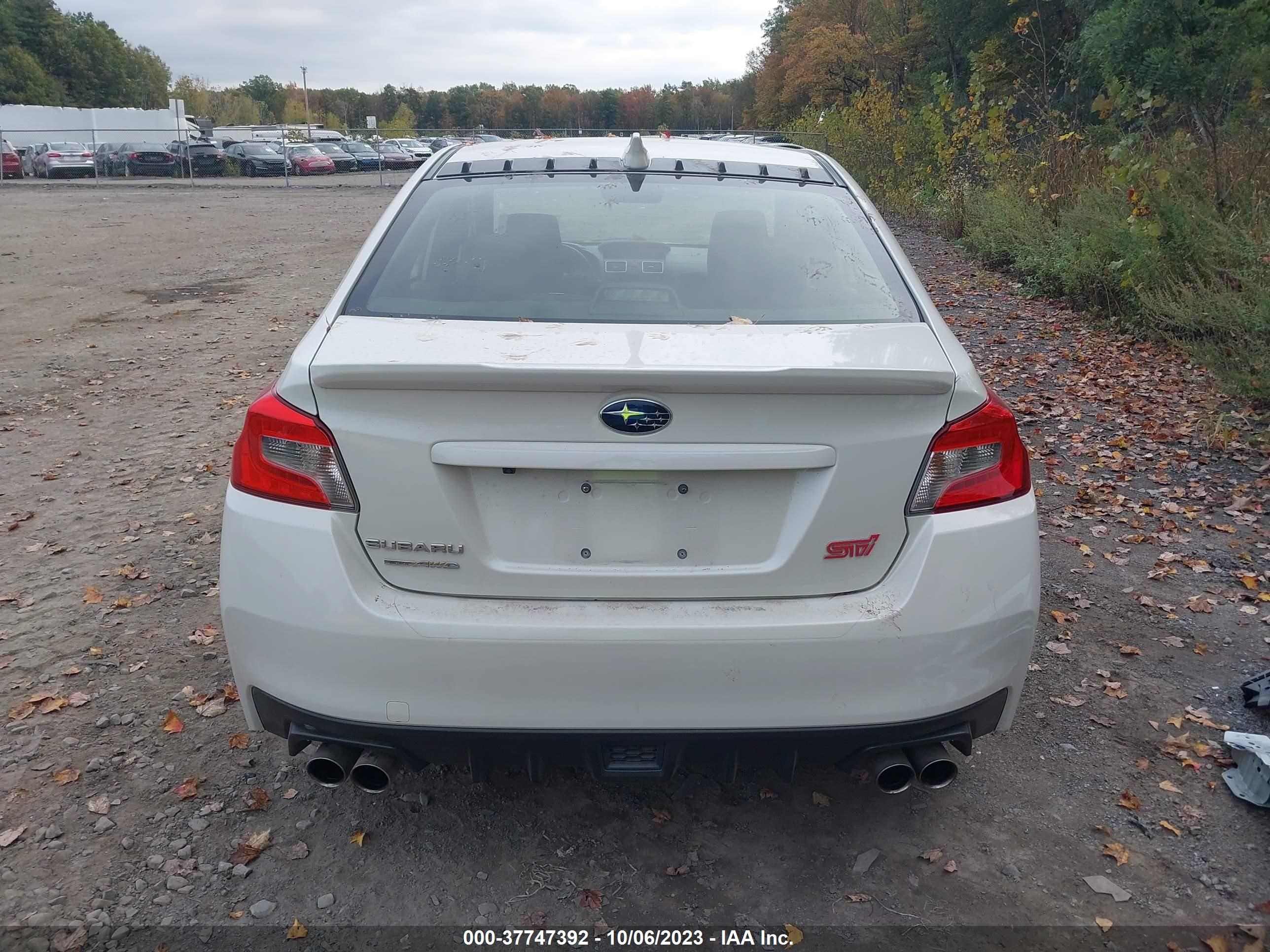 Photo 16 VIN: JF1VA2T63M9818358 - SUBARU WRX 