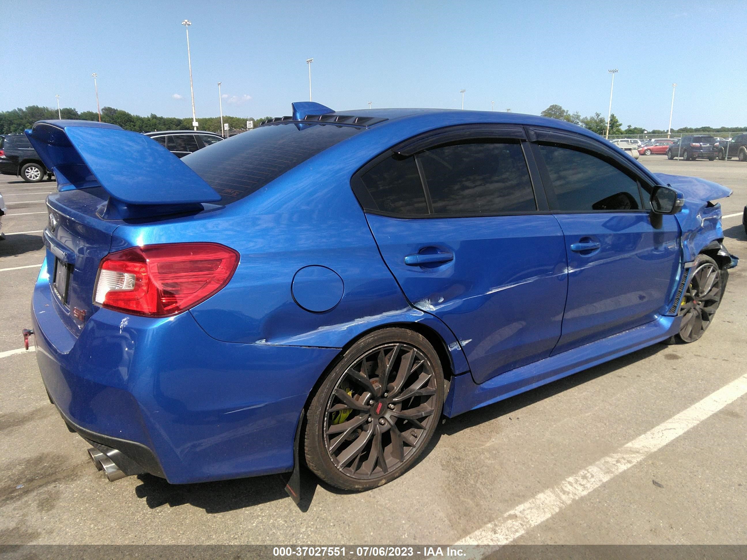 Photo 3 VIN: JF1VA2W64J9818733 - SUBARU WRX 