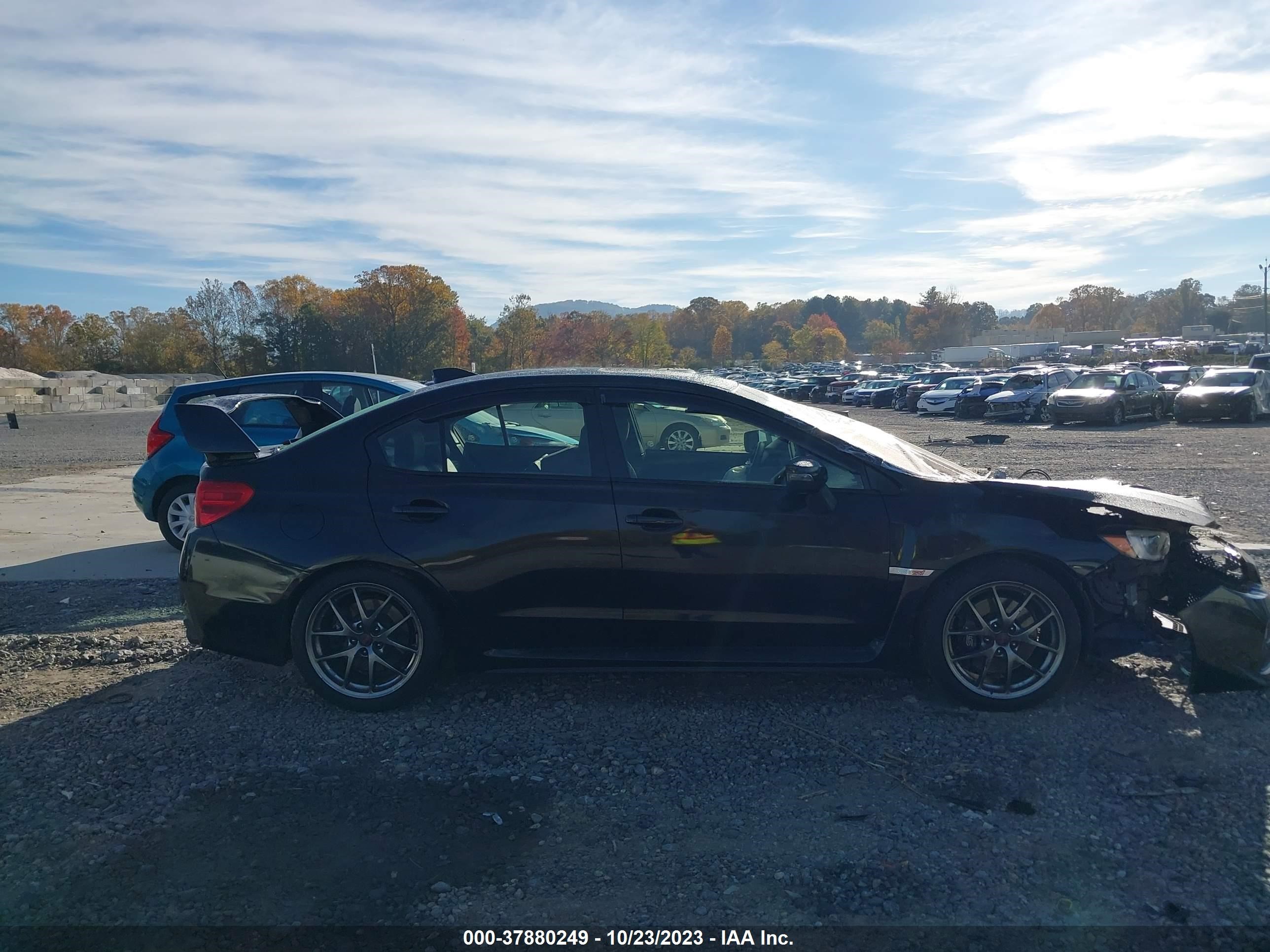 Photo 11 VIN: JF1VA2Y68H9806379 - SUBARU WRX STI 