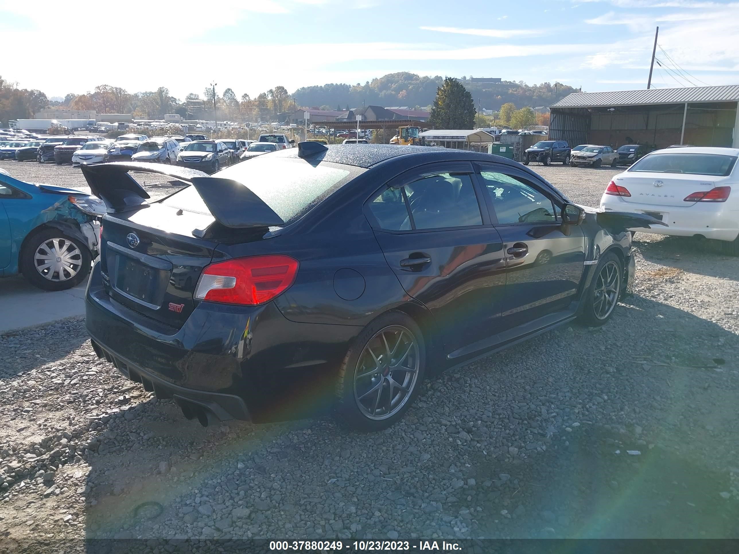 Photo 3 VIN: JF1VA2Y68H9806379 - SUBARU WRX STI 