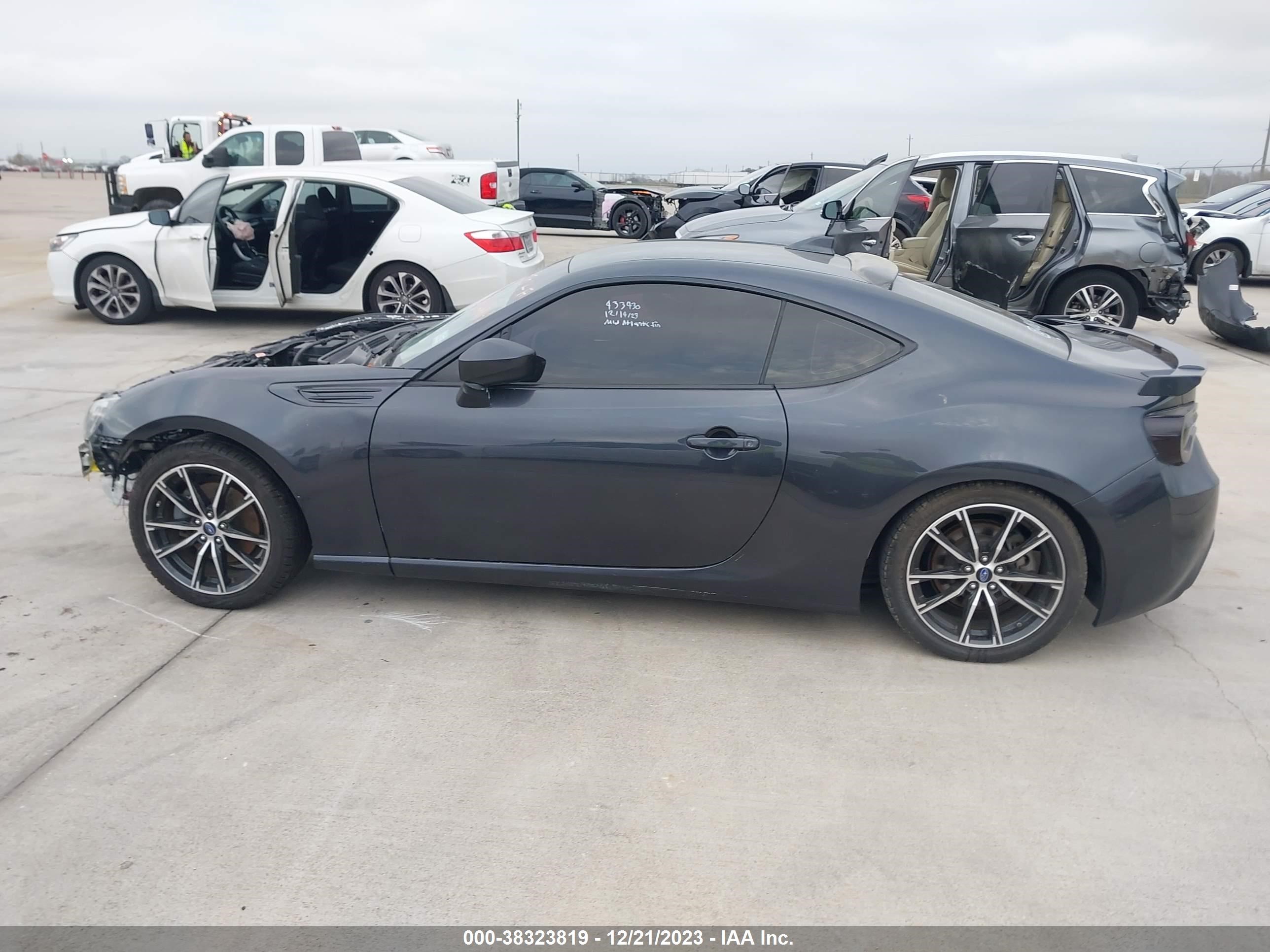 Photo 12 VIN: JF1ZCAB10J9601406 - SUBARU BRZ 