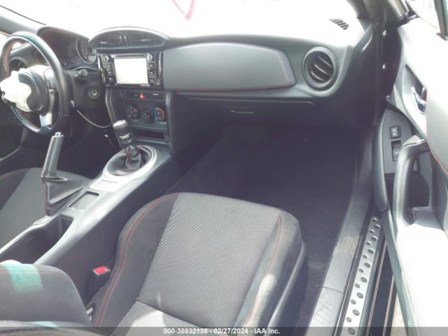 Photo 4 VIN: JF1ZCAB14J9602588 - SUBARU BRZ 