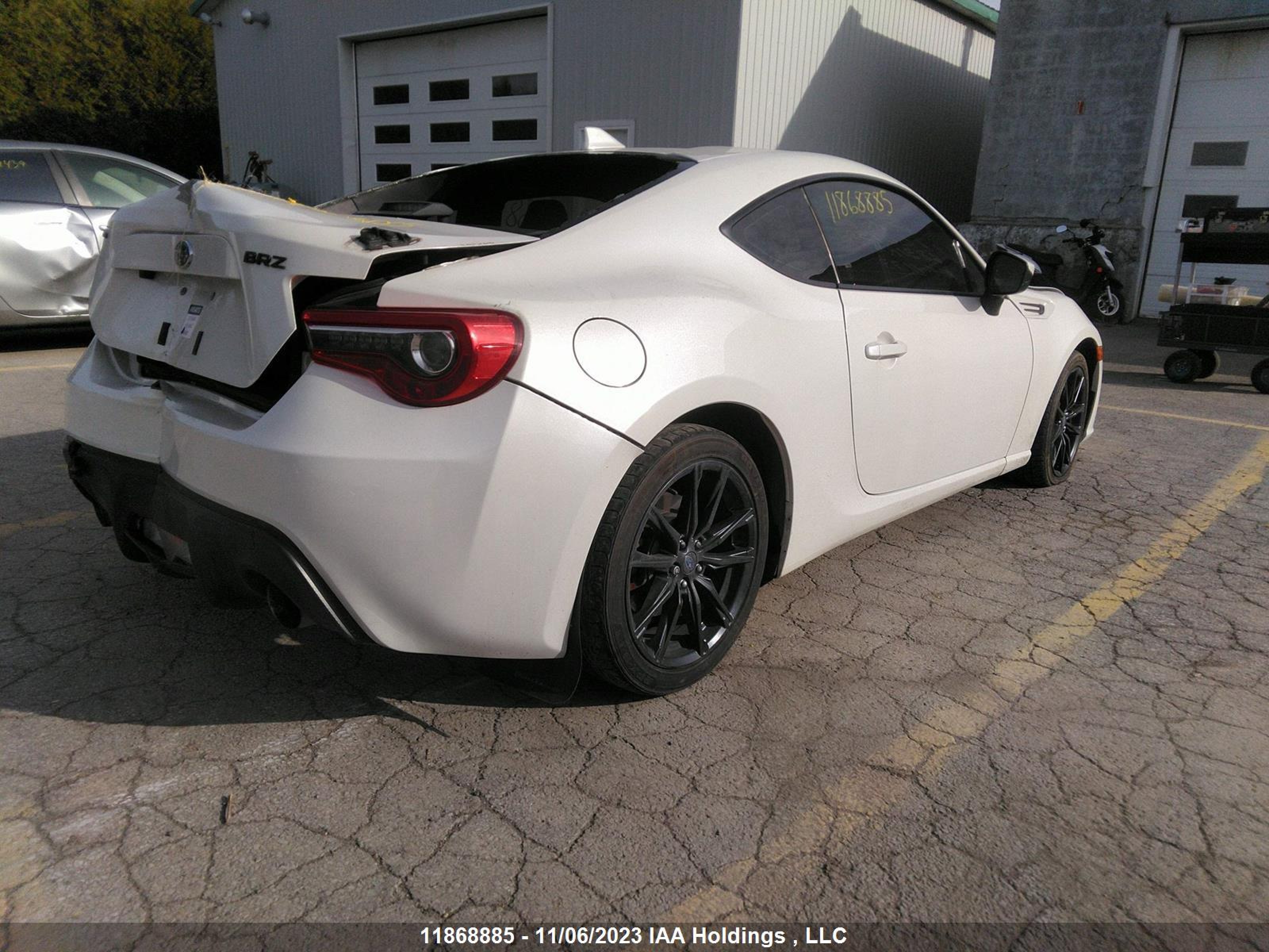 Photo 3 VIN: JF1ZCAB18H8604392 - SUBARU BRZ 