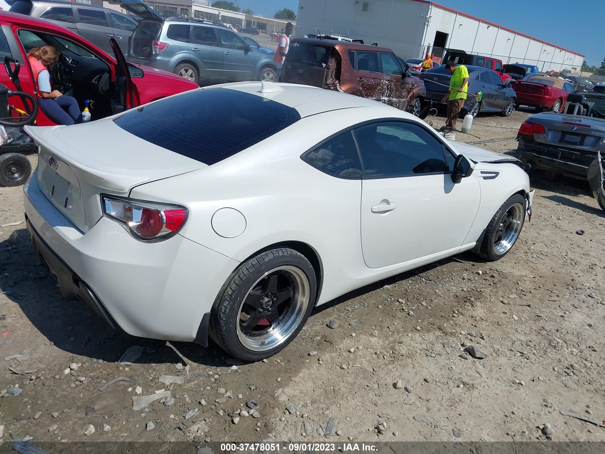 Photo 3 VIN: JF1ZCAB19G9601803 - SUBARU BRZ 