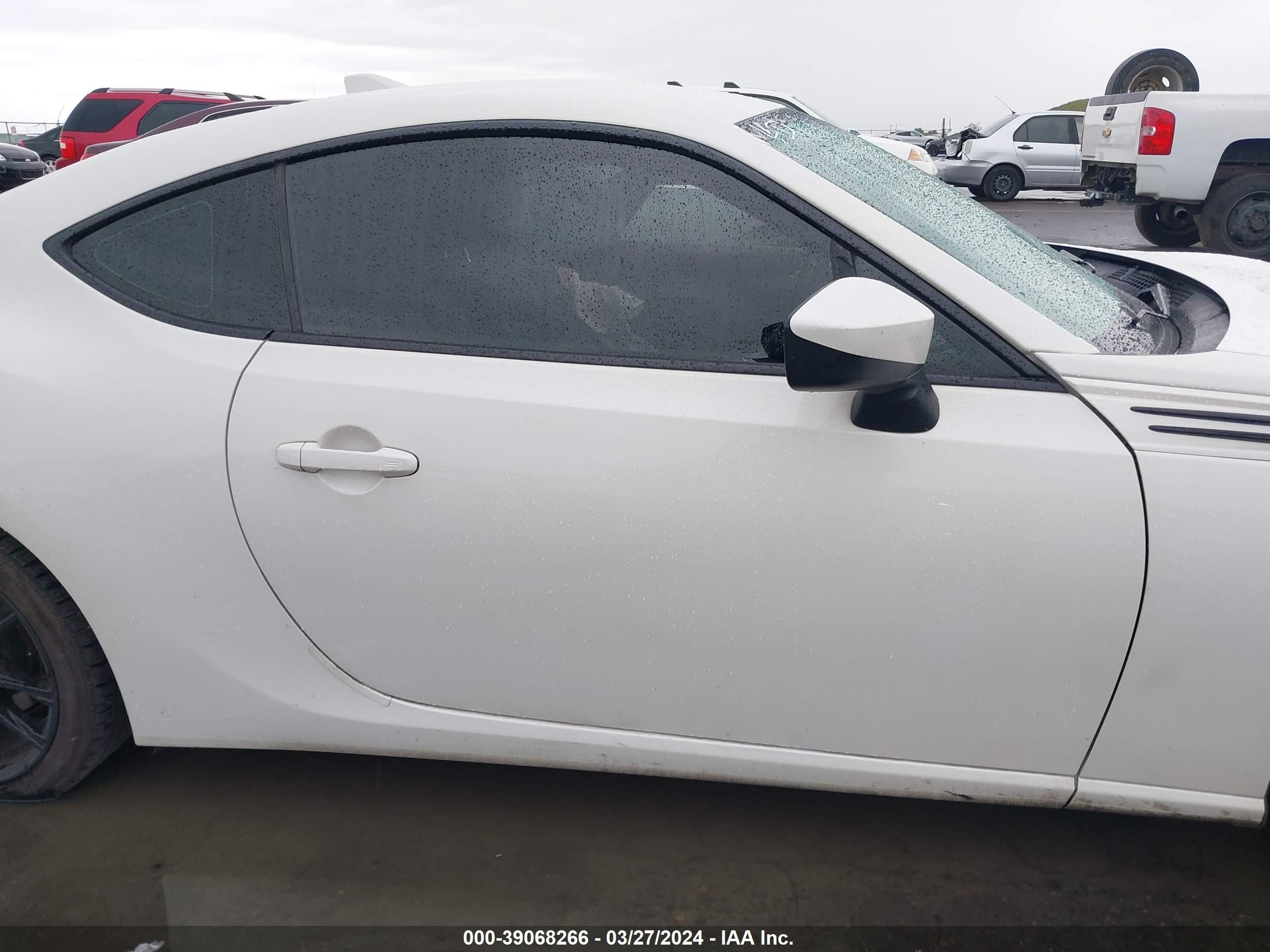 Photo 12 VIN: JF1ZCAC11J8601368 - SUBARU BRZ 