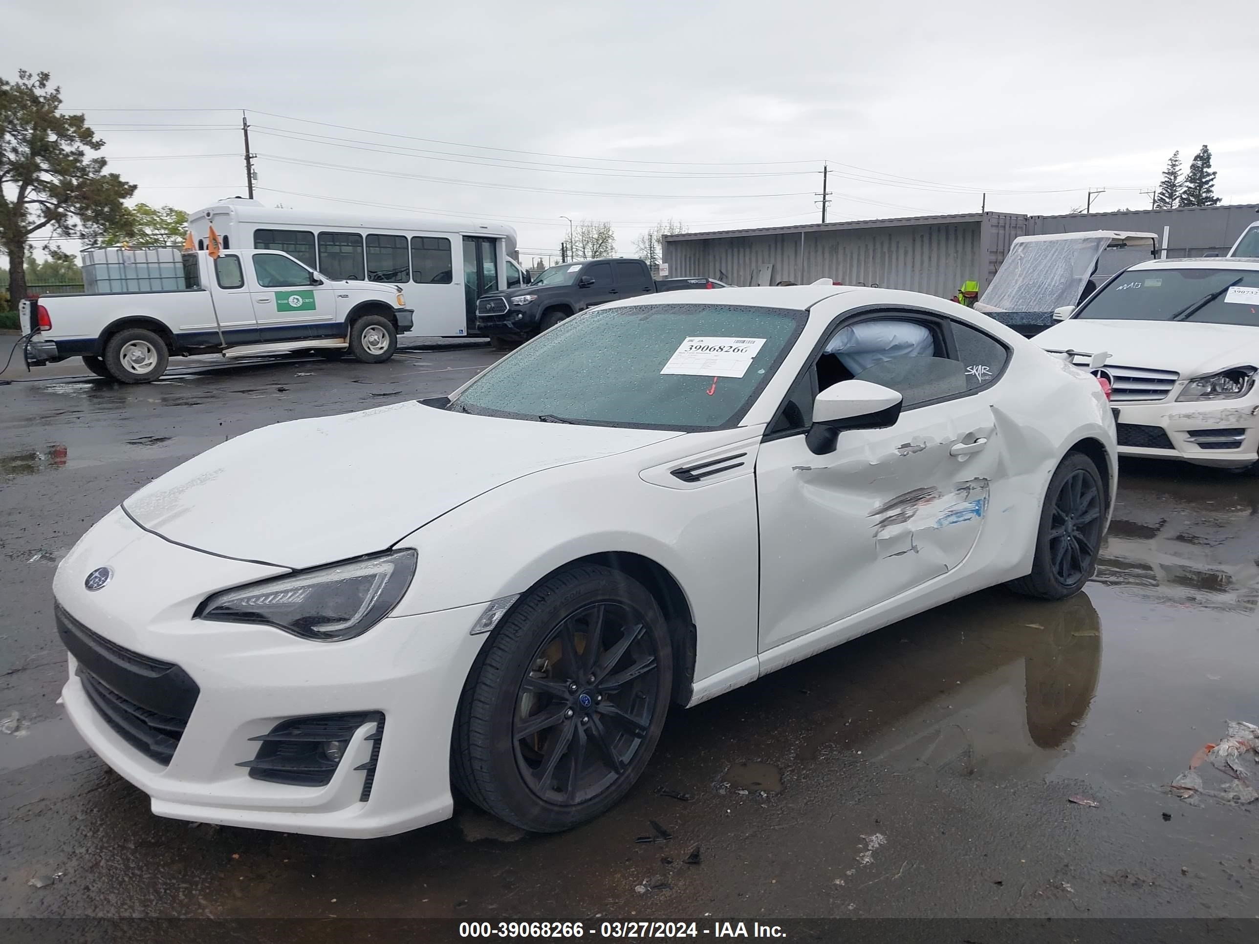 Photo 5 VIN: JF1ZCAC11J8601368 - SUBARU BRZ 