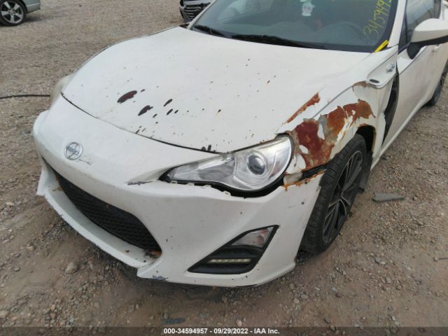 Photo 5 VIN: JF1ZNAA11F8701829 - SCION FR-S 