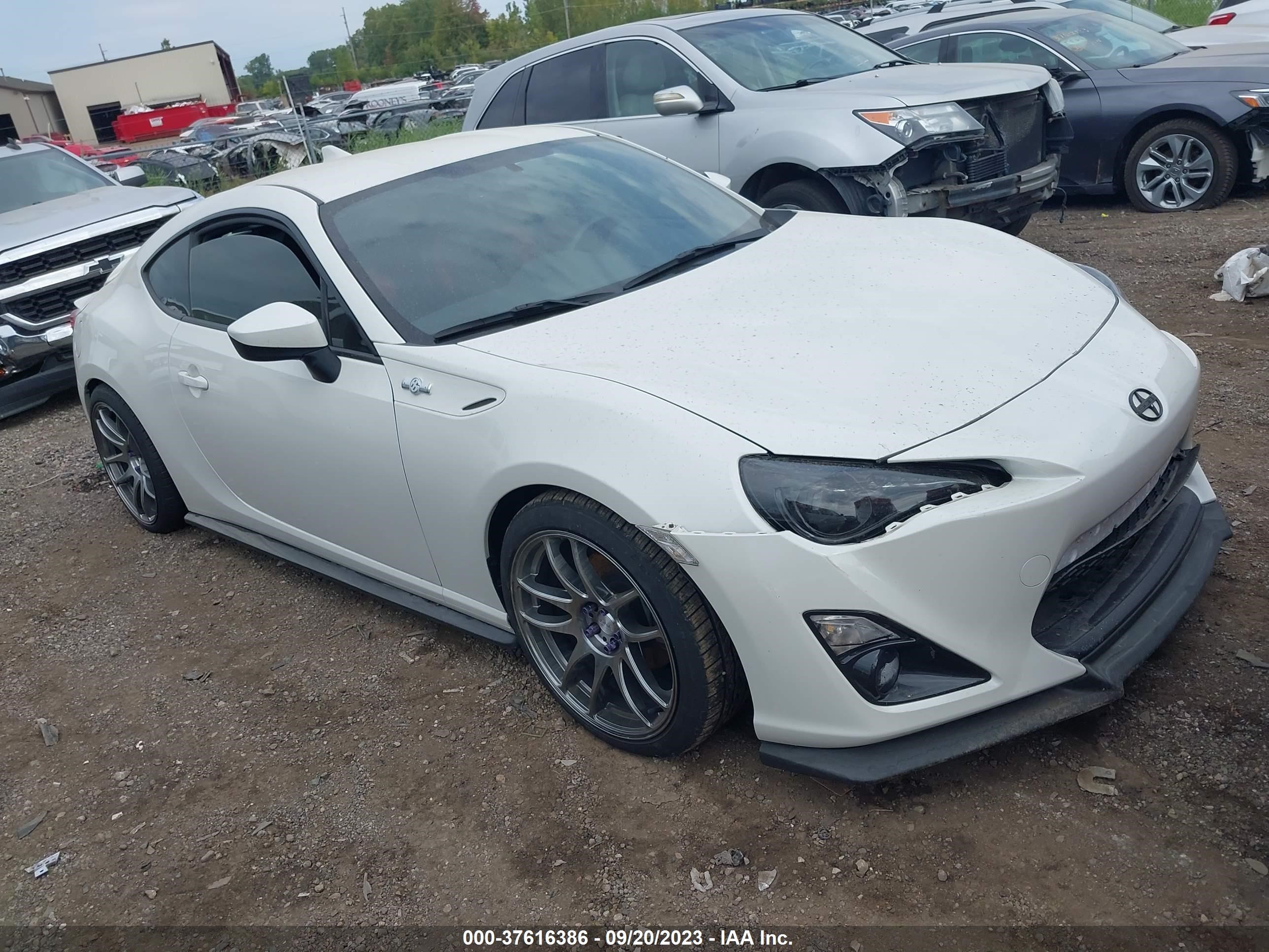 Photo 0 VIN: JF1ZNAA11F9708290 - SCION FR-S 