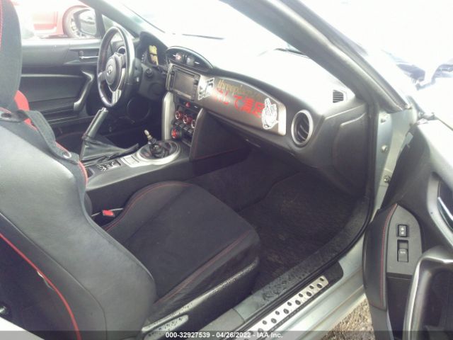 Photo 4 VIN: JF1ZNAA12D1729046 - SCION FR-S 