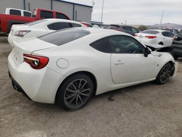 Photo 2 VIN: JF1ZNAA12H8704970 - TOYOTA 86 BASE 