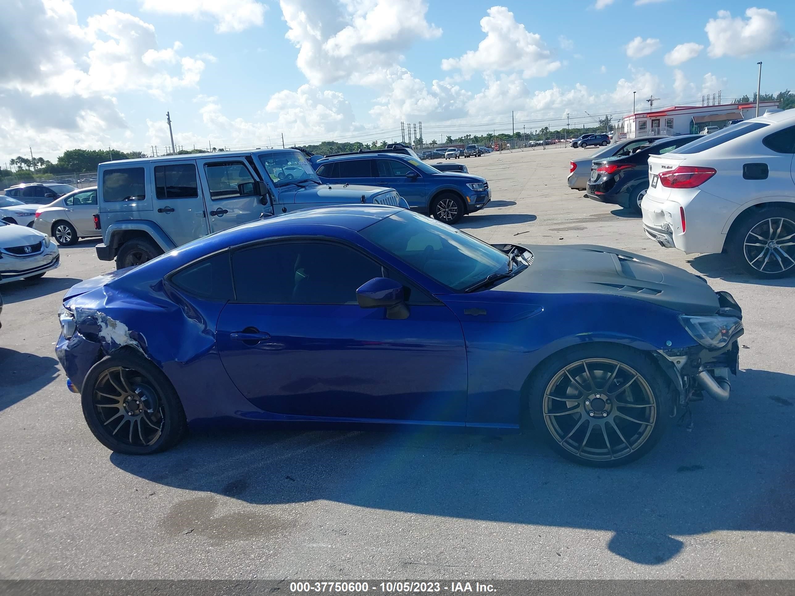 Photo 12 VIN: JF1ZNAA13D1721246 - SCION FR-S 