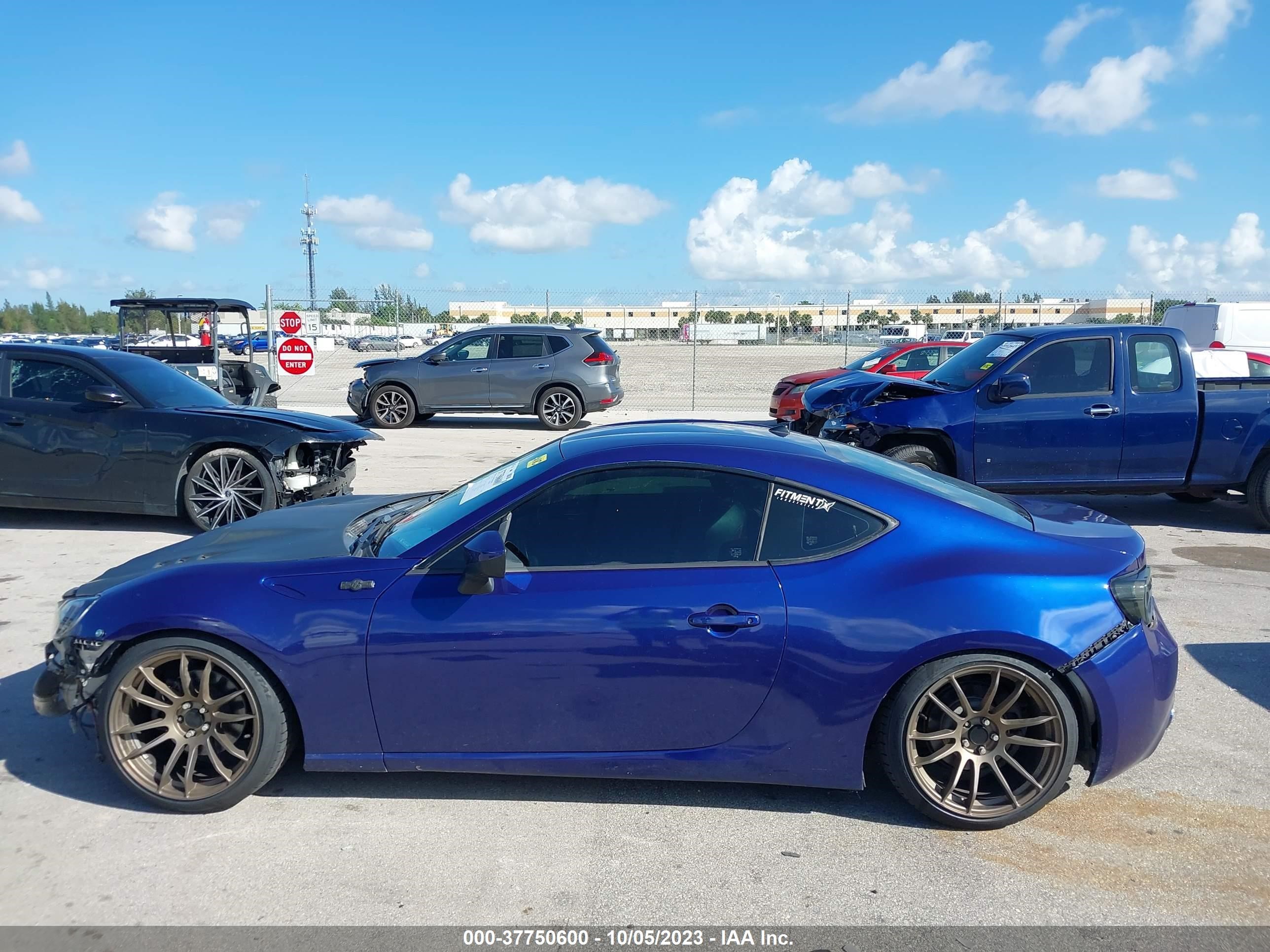 Photo 13 VIN: JF1ZNAA13D1721246 - SCION FR-S 