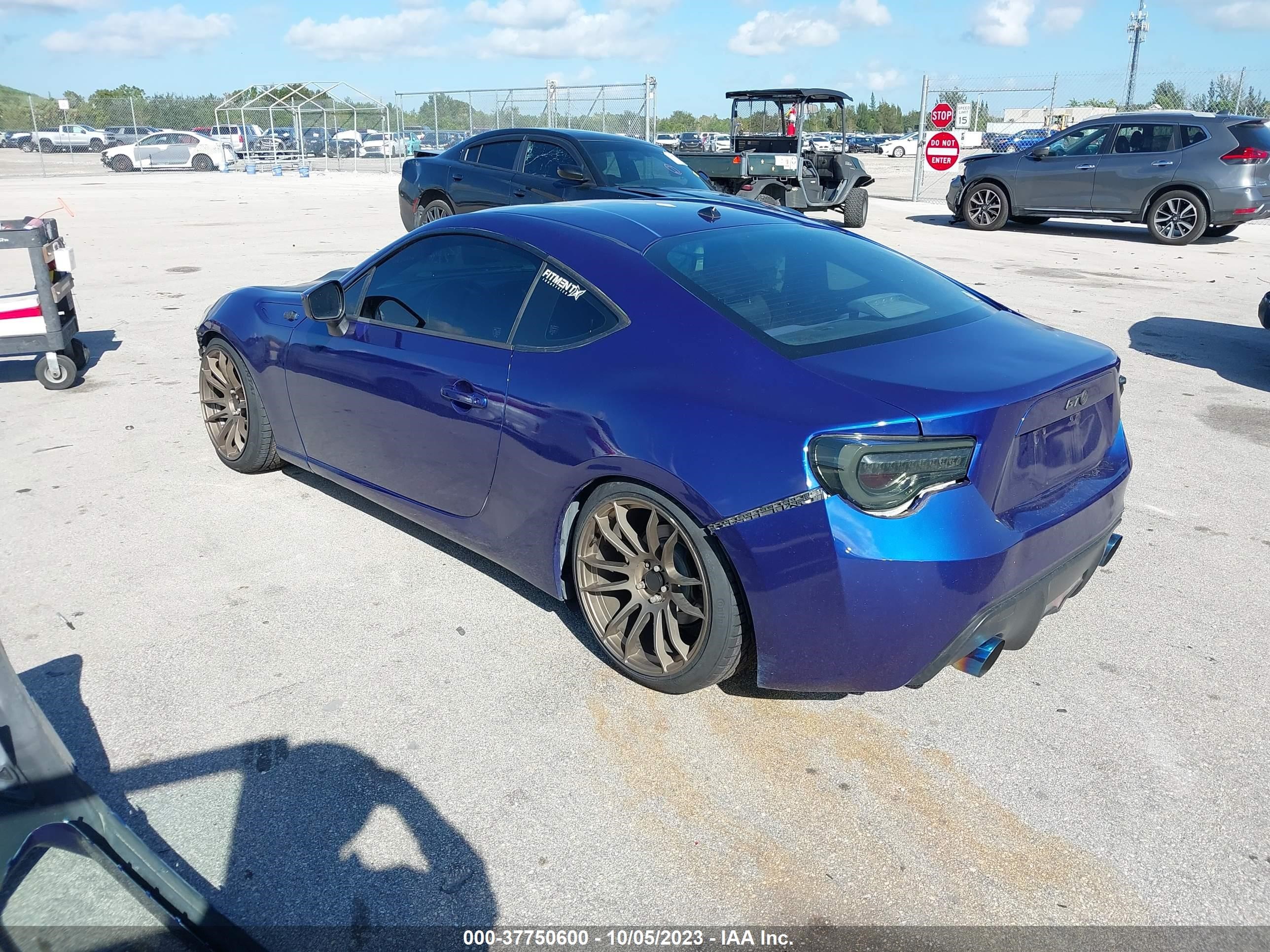 Photo 2 VIN: JF1ZNAA13D1721246 - SCION FR-S 