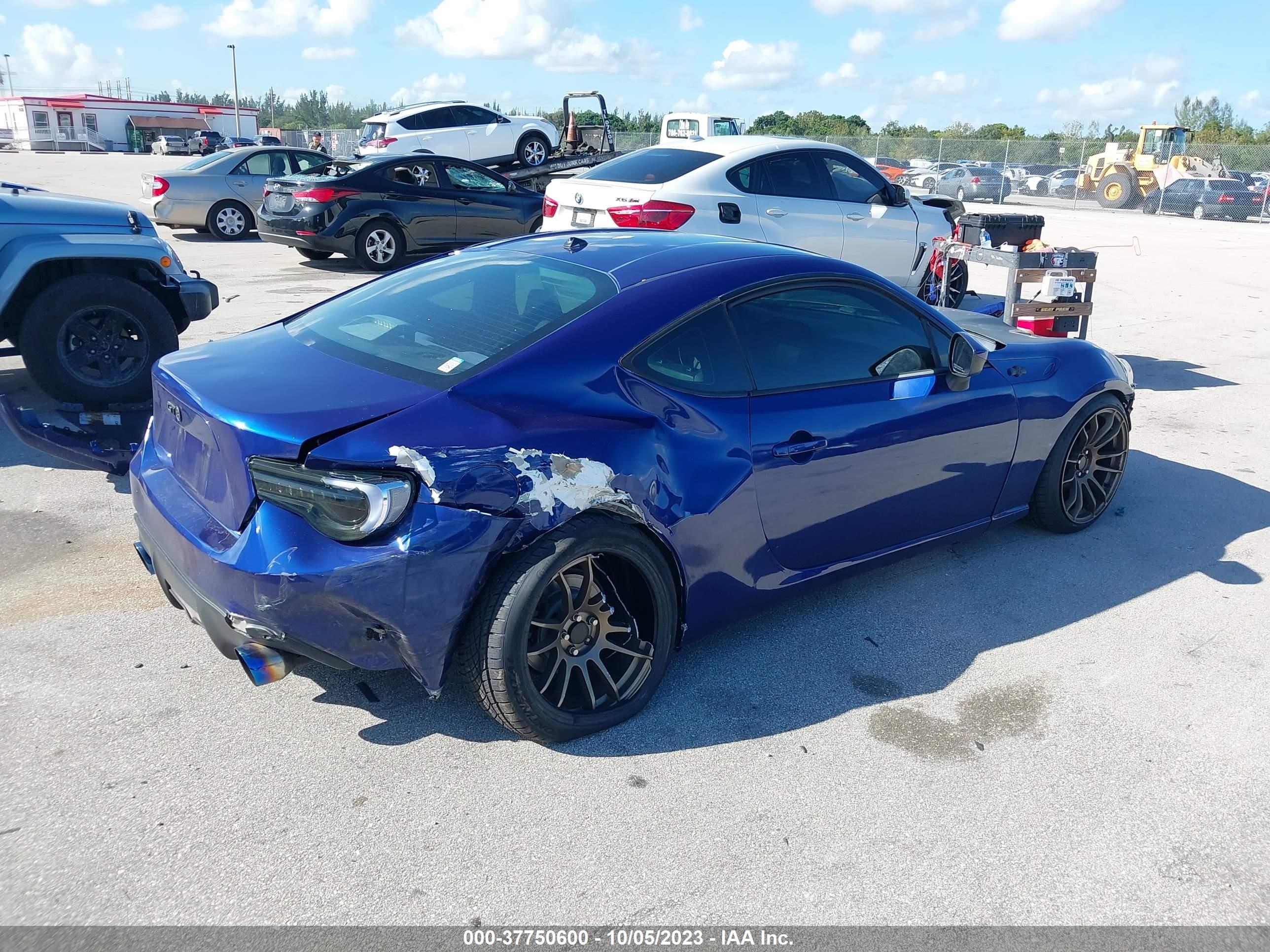 Photo 3 VIN: JF1ZNAA13D1721246 - SCION FR-S 