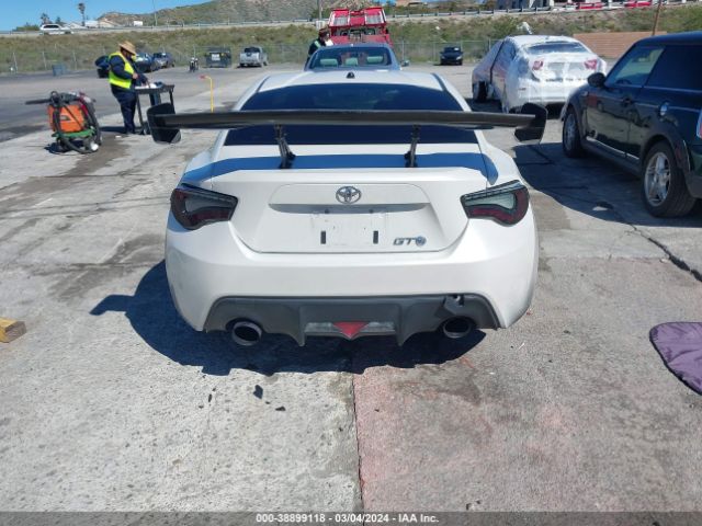 Photo 3 VIN: JF1ZNAA13D2707843 - SCION FR-S 