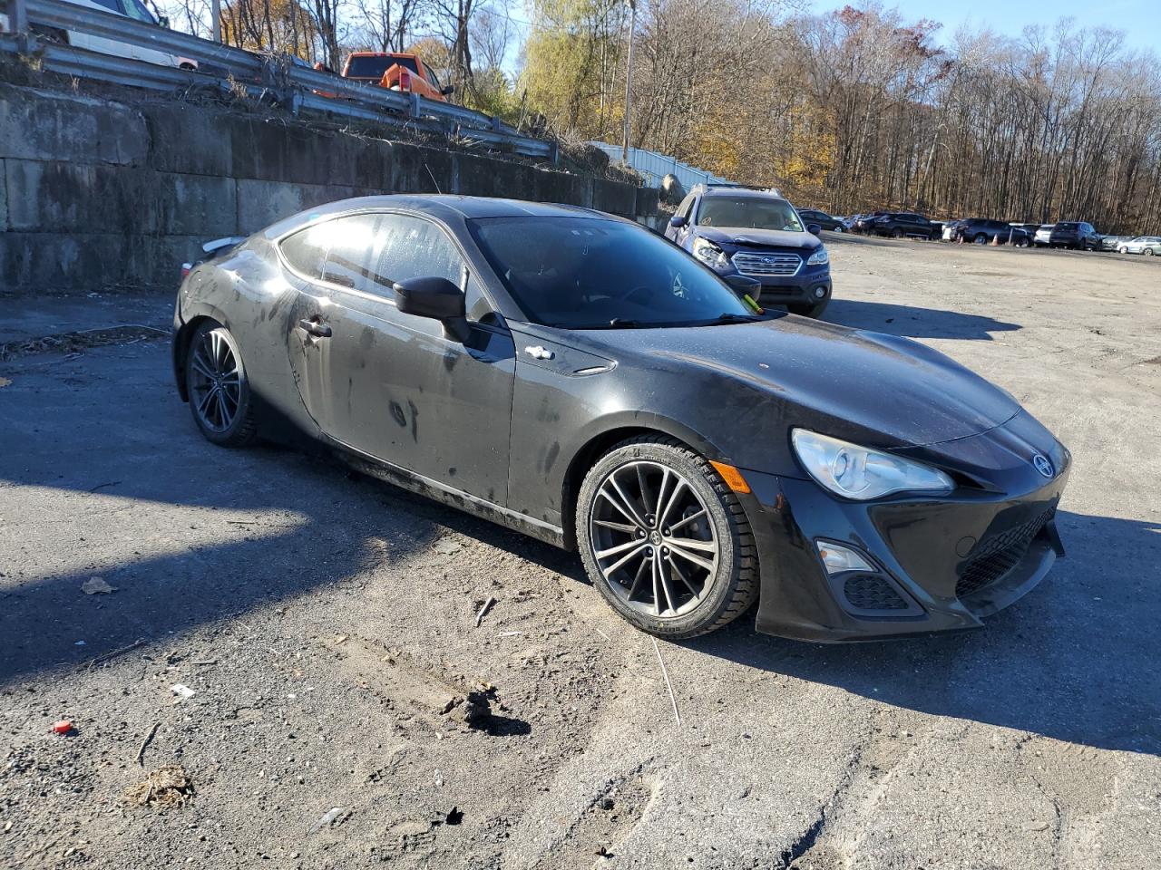 Photo 3 VIN: JF1ZNAA13D2710872 - SCION FR-S 