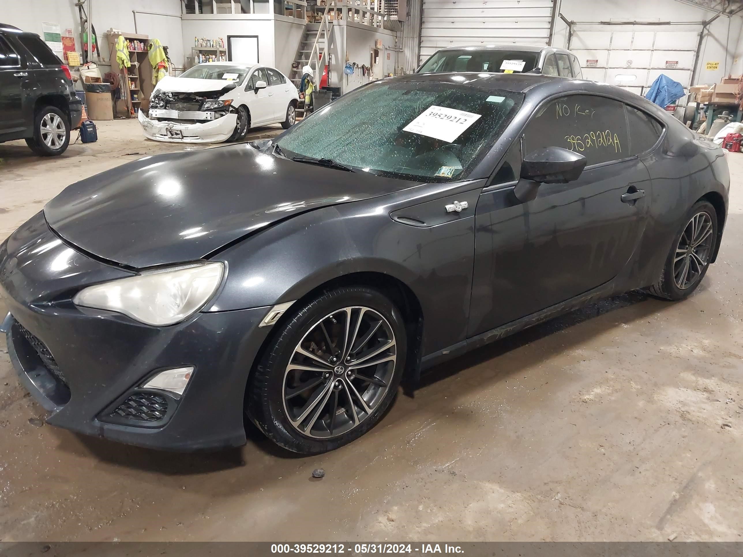 Photo 1 VIN: JF1ZNAA13D2716185 - SCION FR-S 