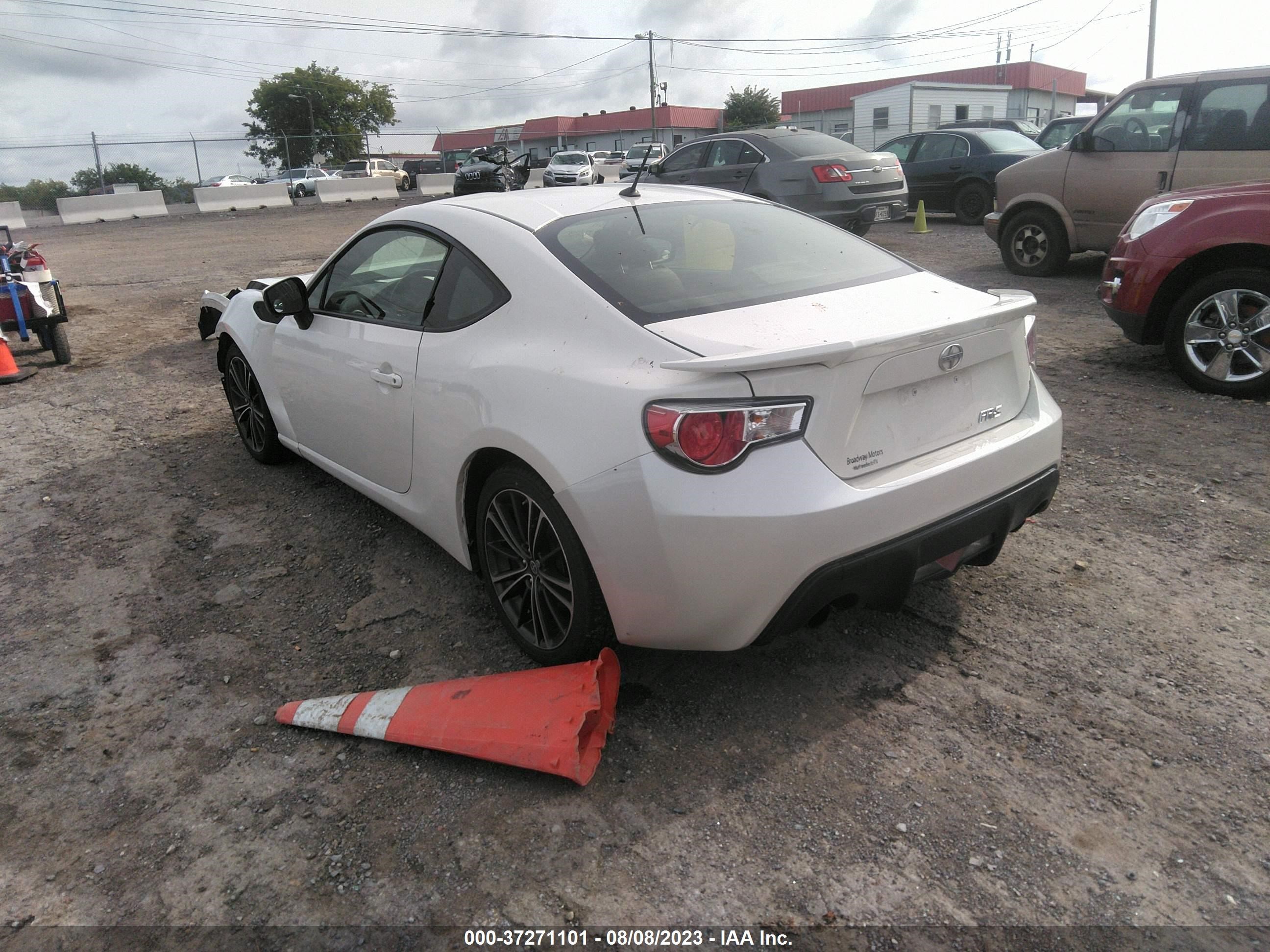 Photo 2 VIN: JF1ZNAA13E9703591 - SCION FR-S 