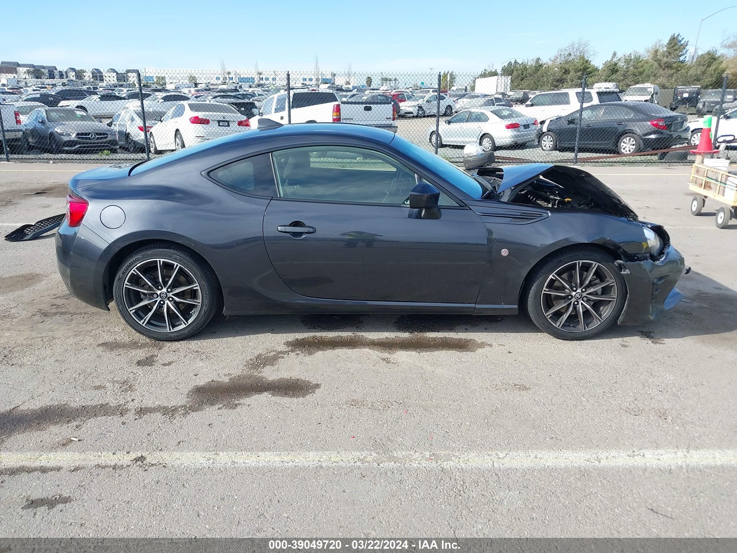 Photo 13 VIN: JF1ZNAA14H8702637 - TOYOTA GT86 