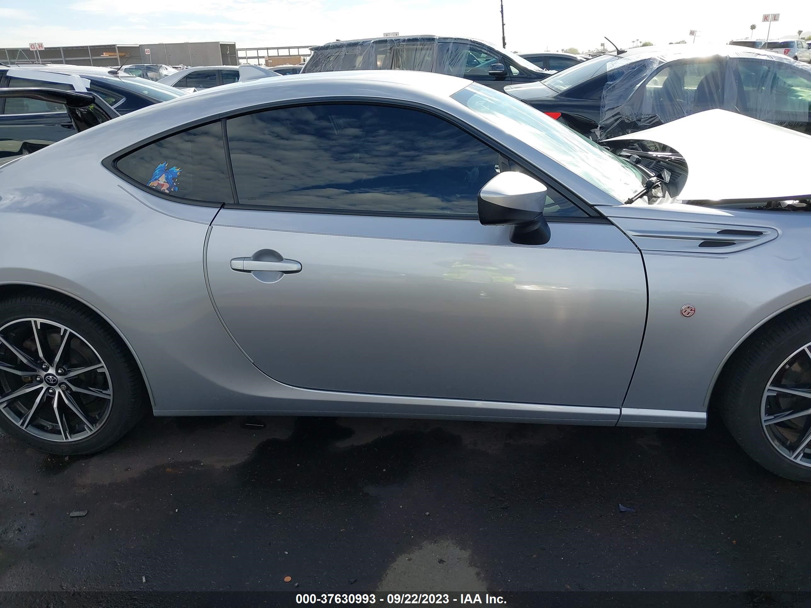 Photo 12 VIN: JF1ZNAA15H9705492 - TOYOTA GT86 