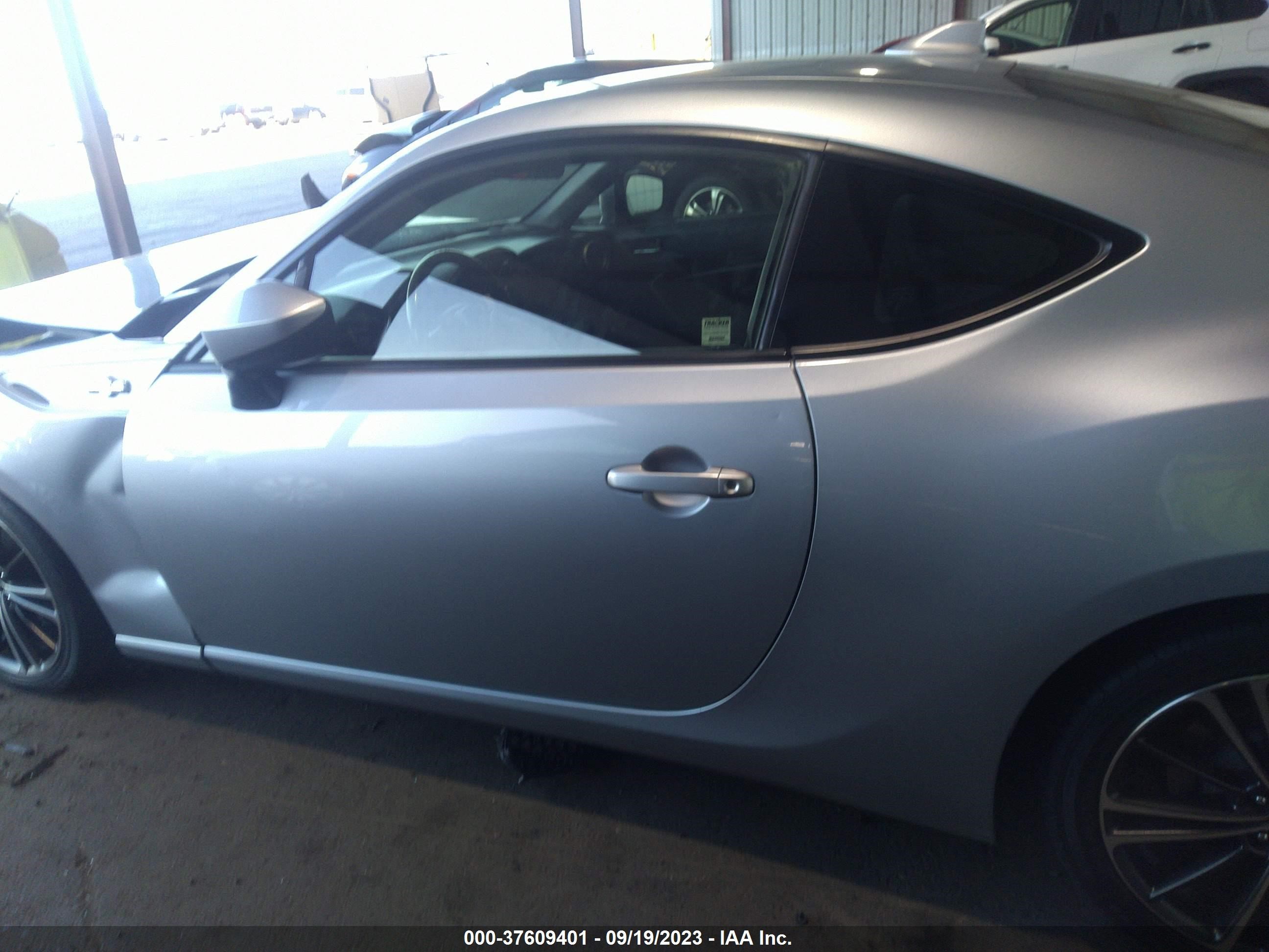 Photo 13 VIN: JF1ZNAA16F8701292 - SCION FR-S 